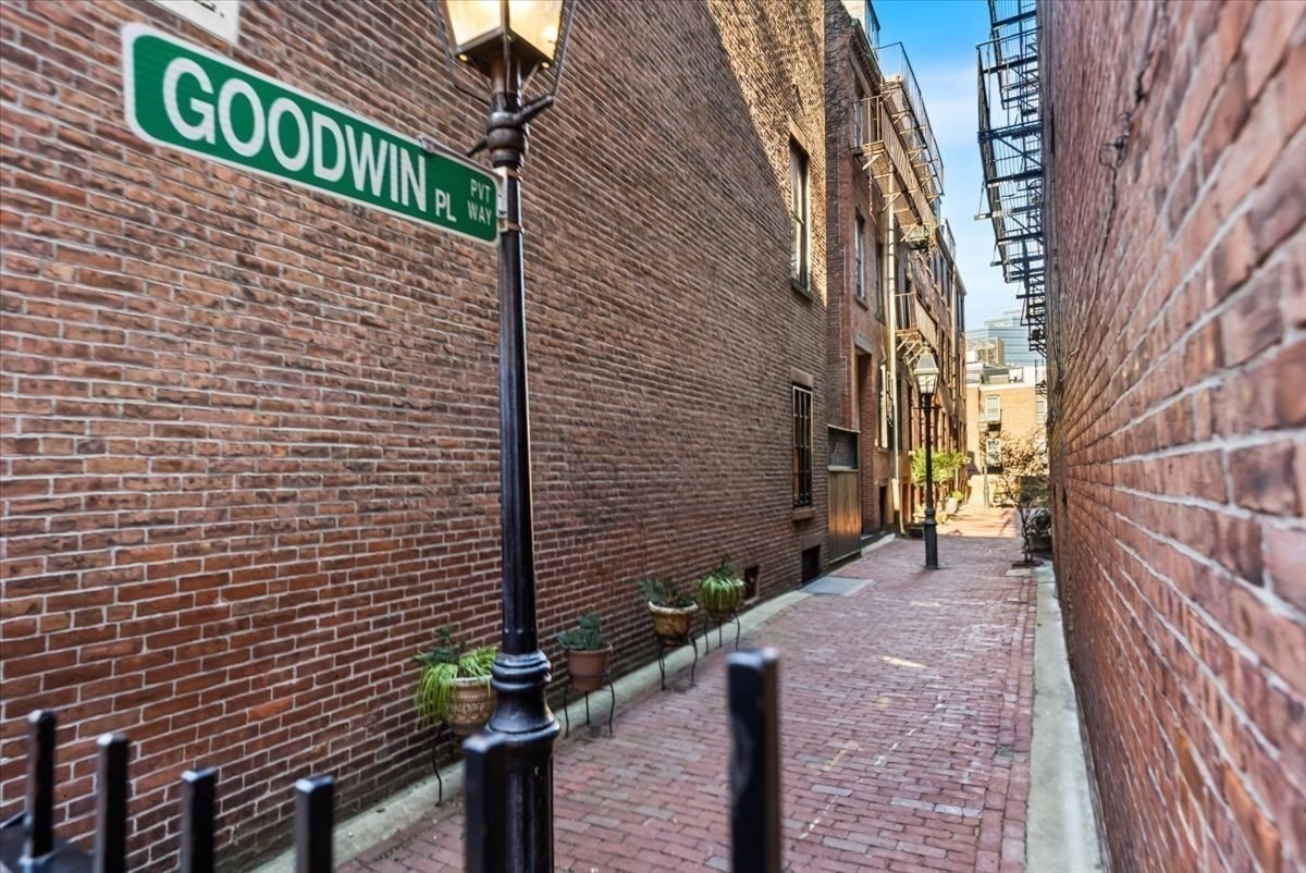 6 Goodwin Pl.. Unit 4., Beacon Hill, Boston, MA 02114 - Image 3