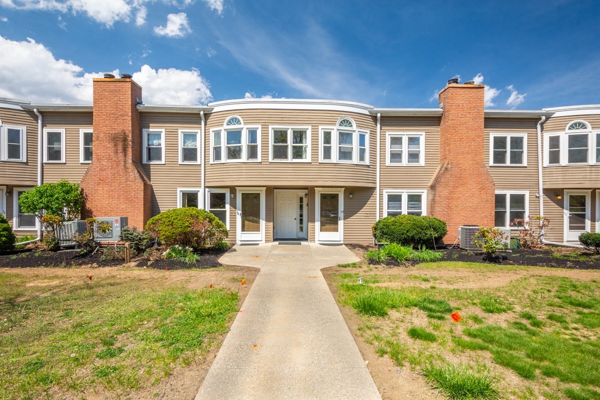 75 Page Rd Unit 16, Bedford, MA 01730