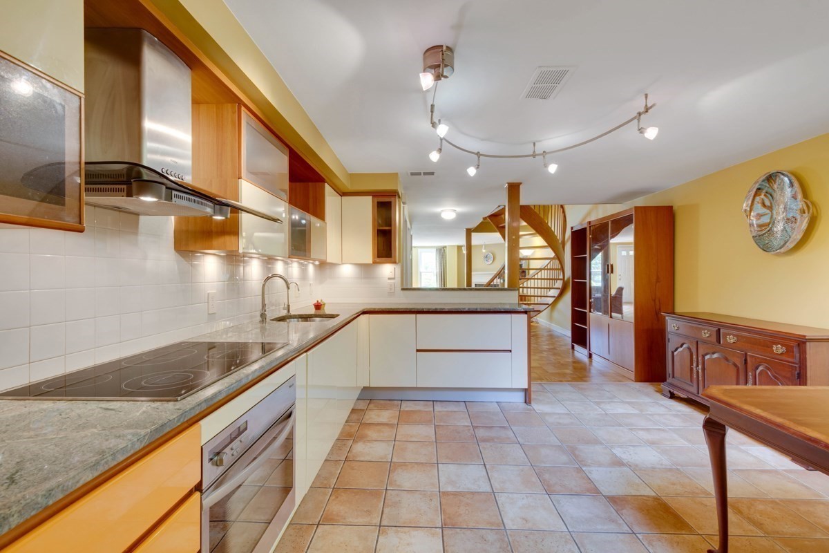 75 Page Rd Unit 16, Bedford, MA 01730 - Image 2
