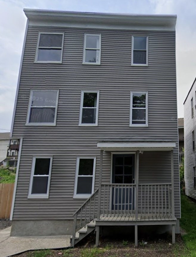 35 North St, Worcester, MA 01605