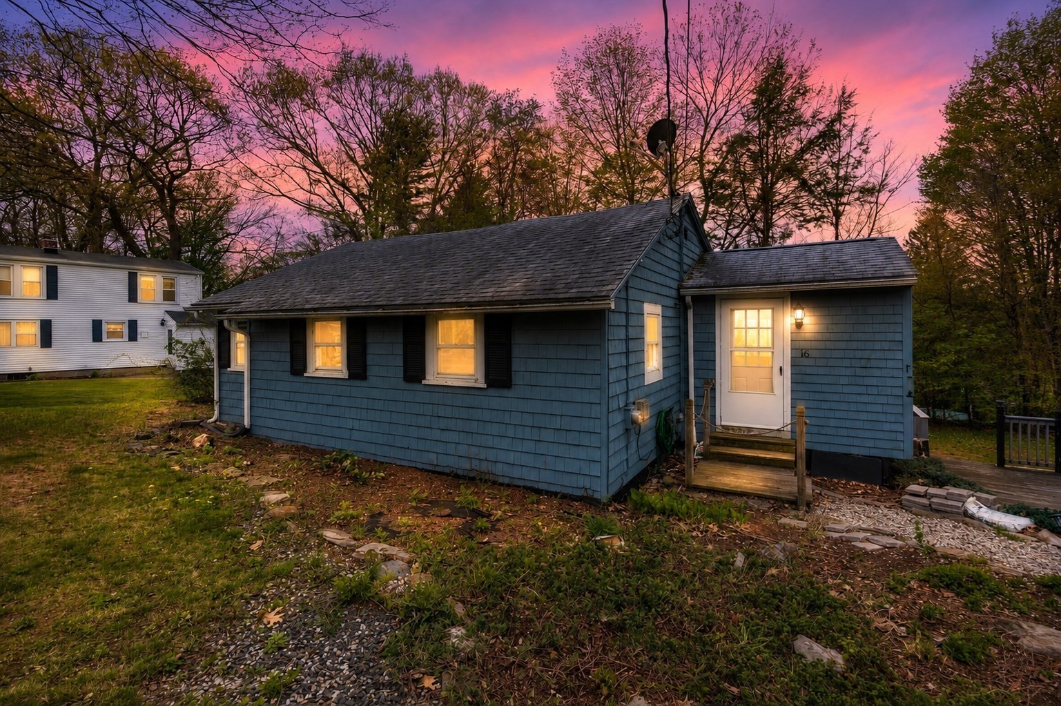 16 Oxford St, West Boylston, MA 01583