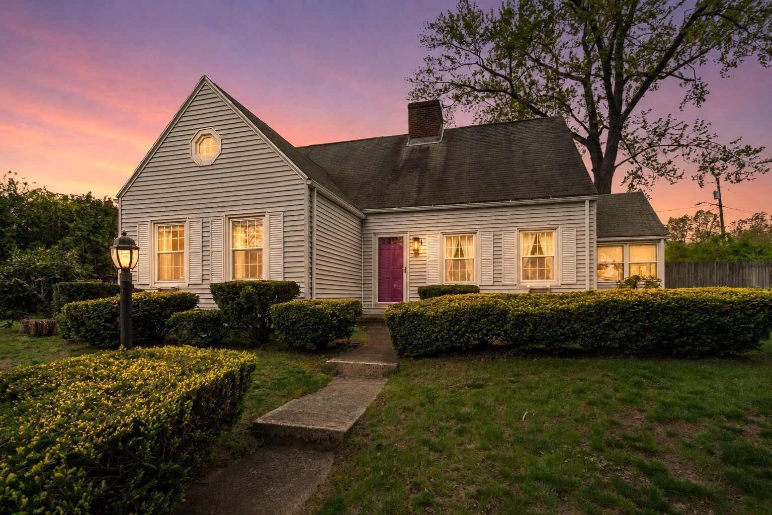 39 Pleasant St, Holyoke, MA 01040