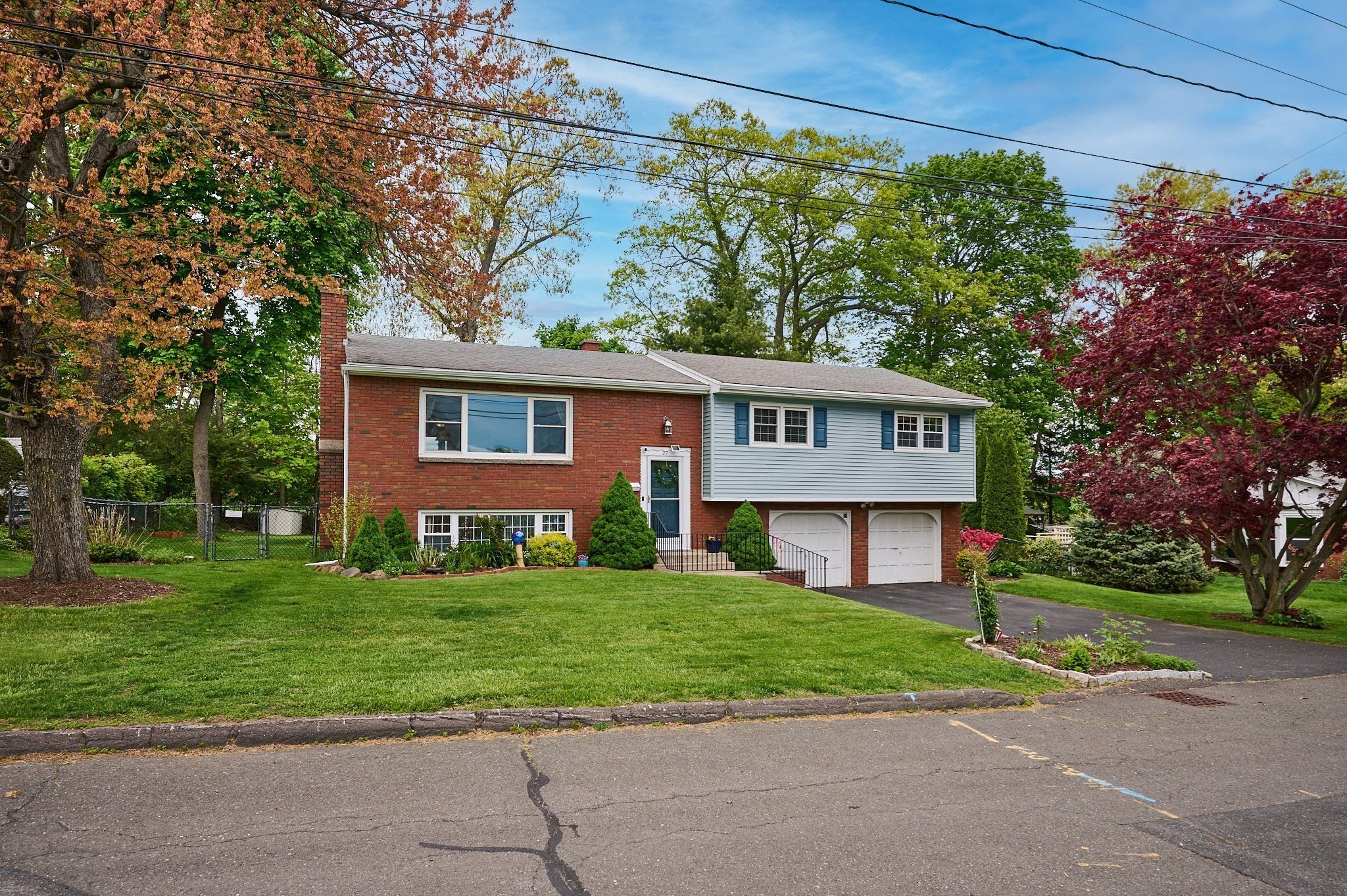 27 Mount Tom Ave., Holyoke, MA 01040
