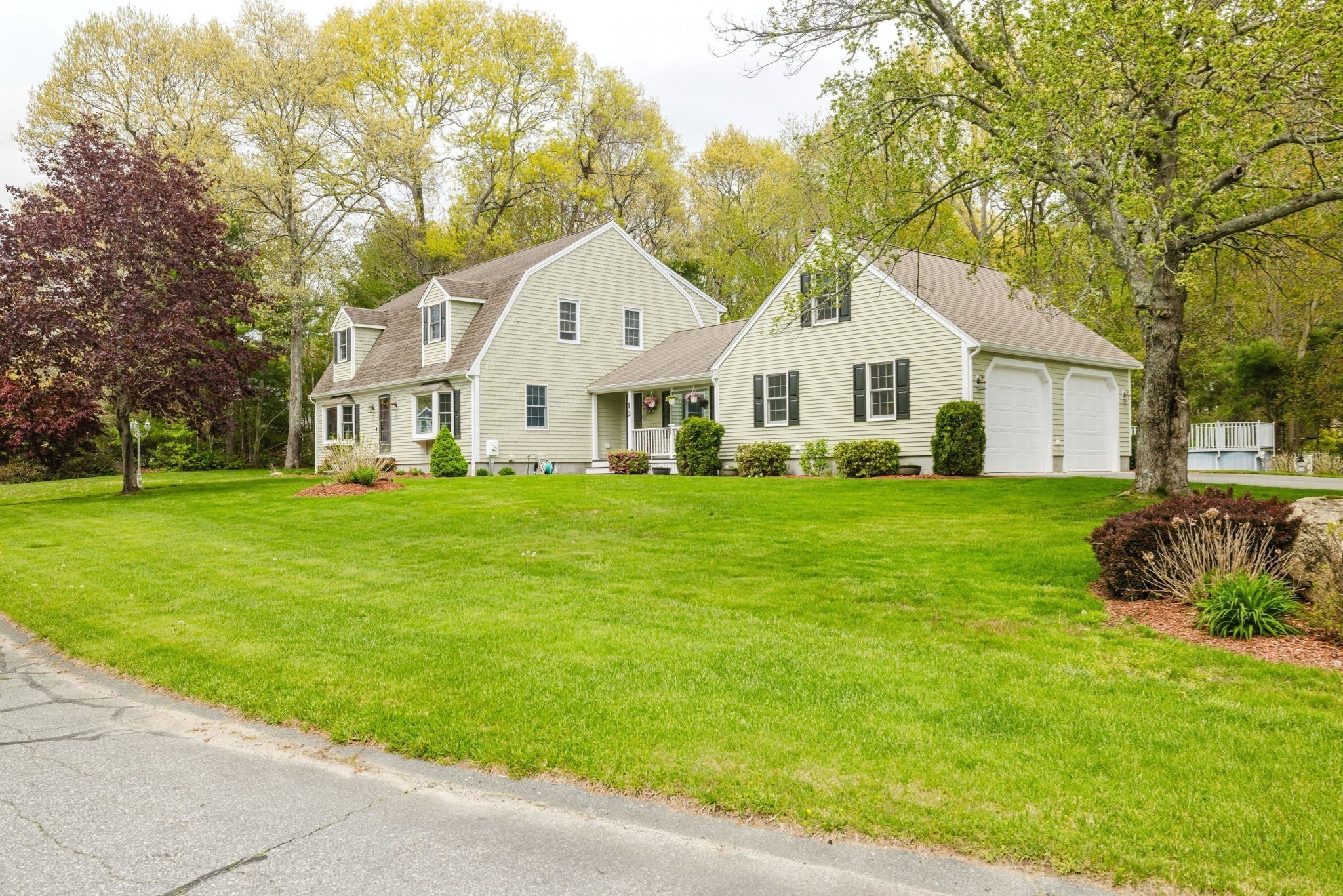 13 Bow Dr, Acushnet, MA 02743