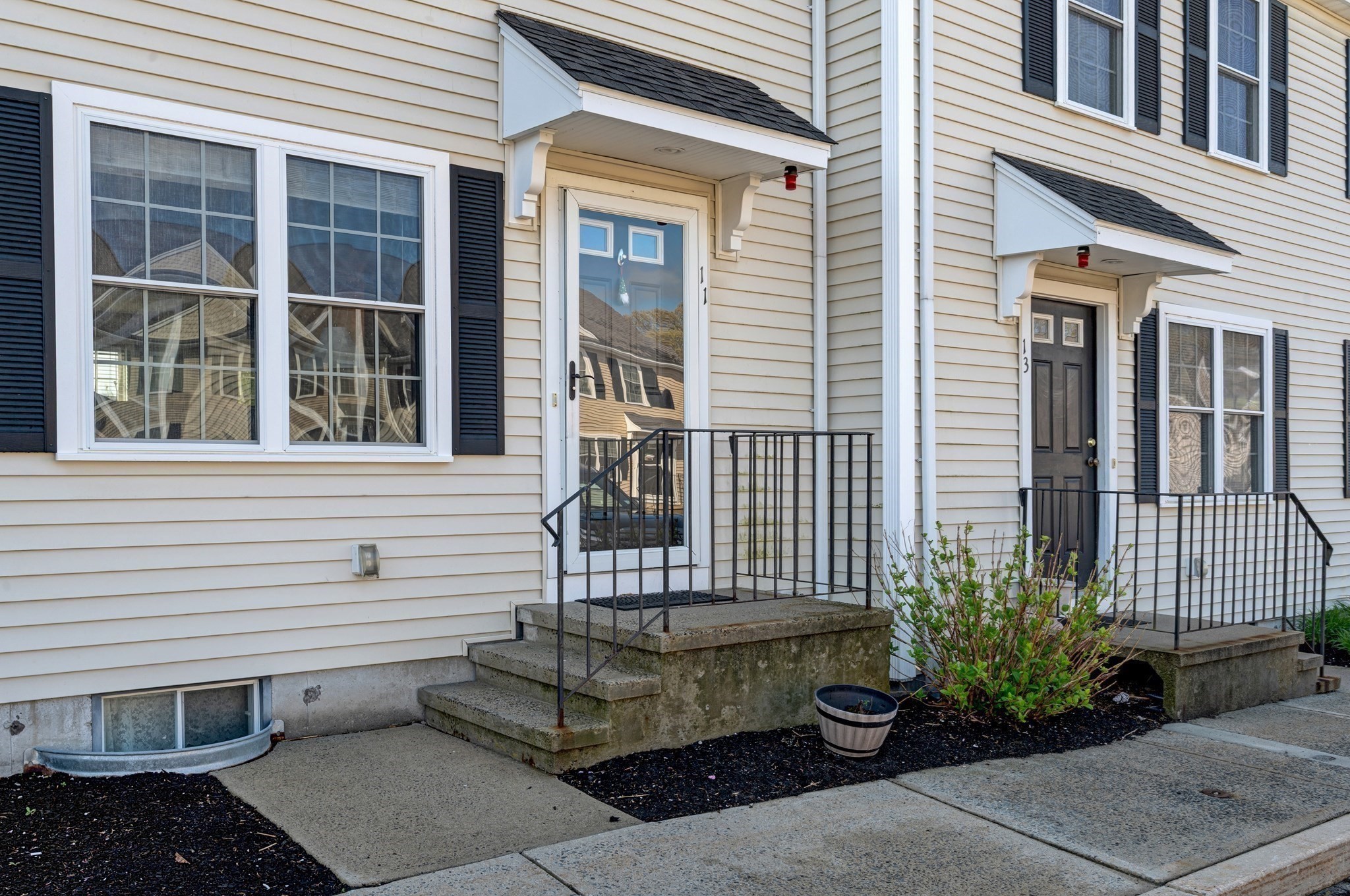 11 Boxberry Ln Unit 11, Rockland, MA 02370