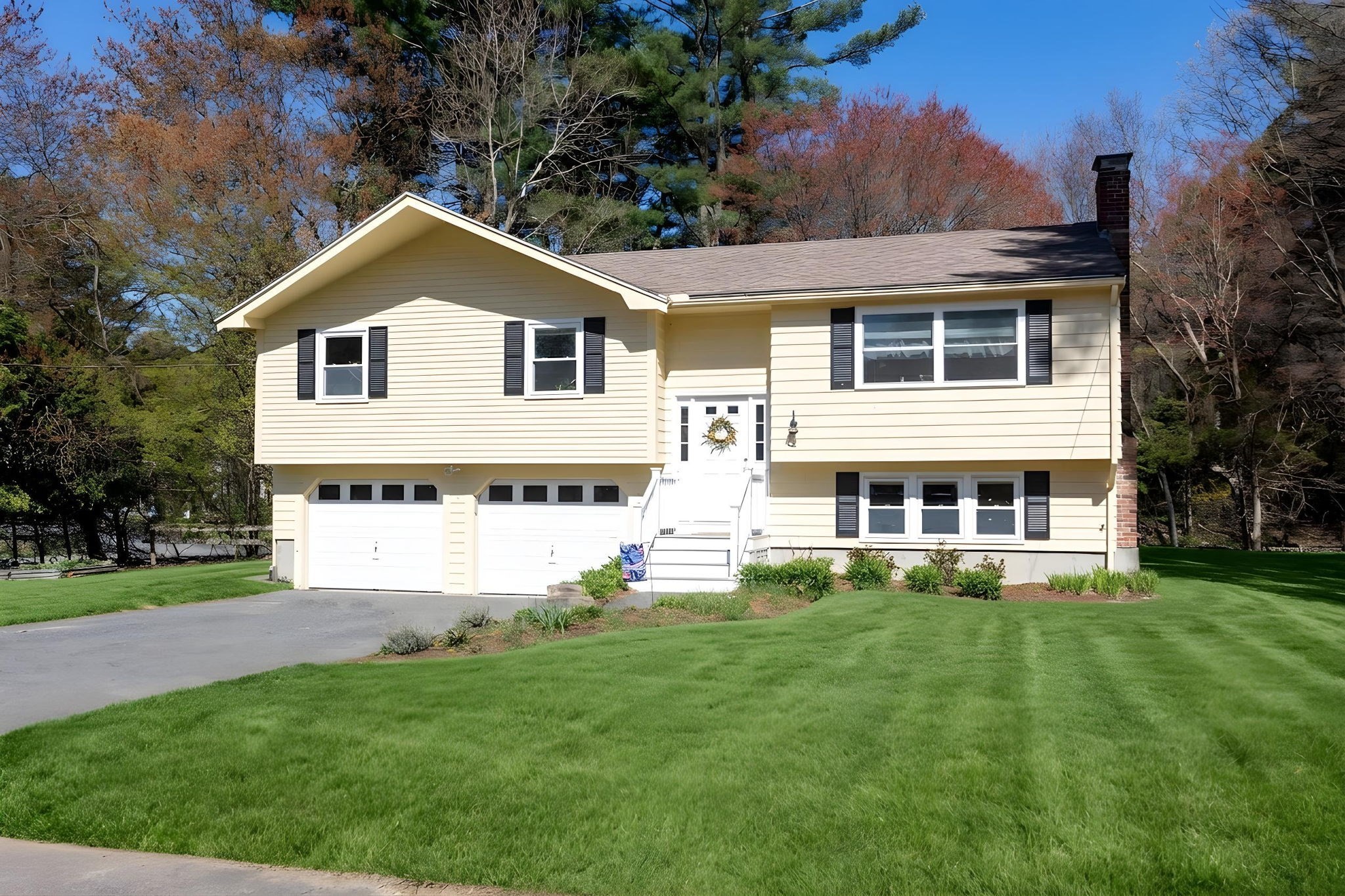 2 Red Coat Ln, Plainville, MA 02762
