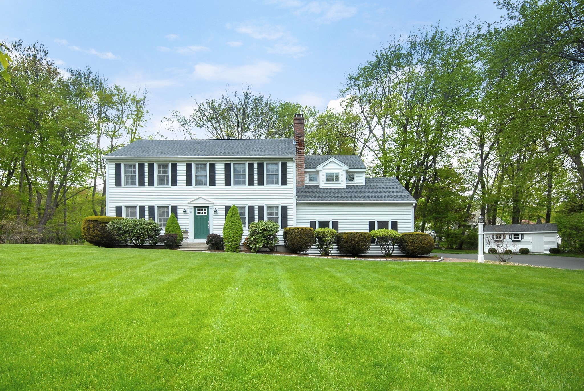 2 Blackthorne Cir, Hopkinton, MA 01748