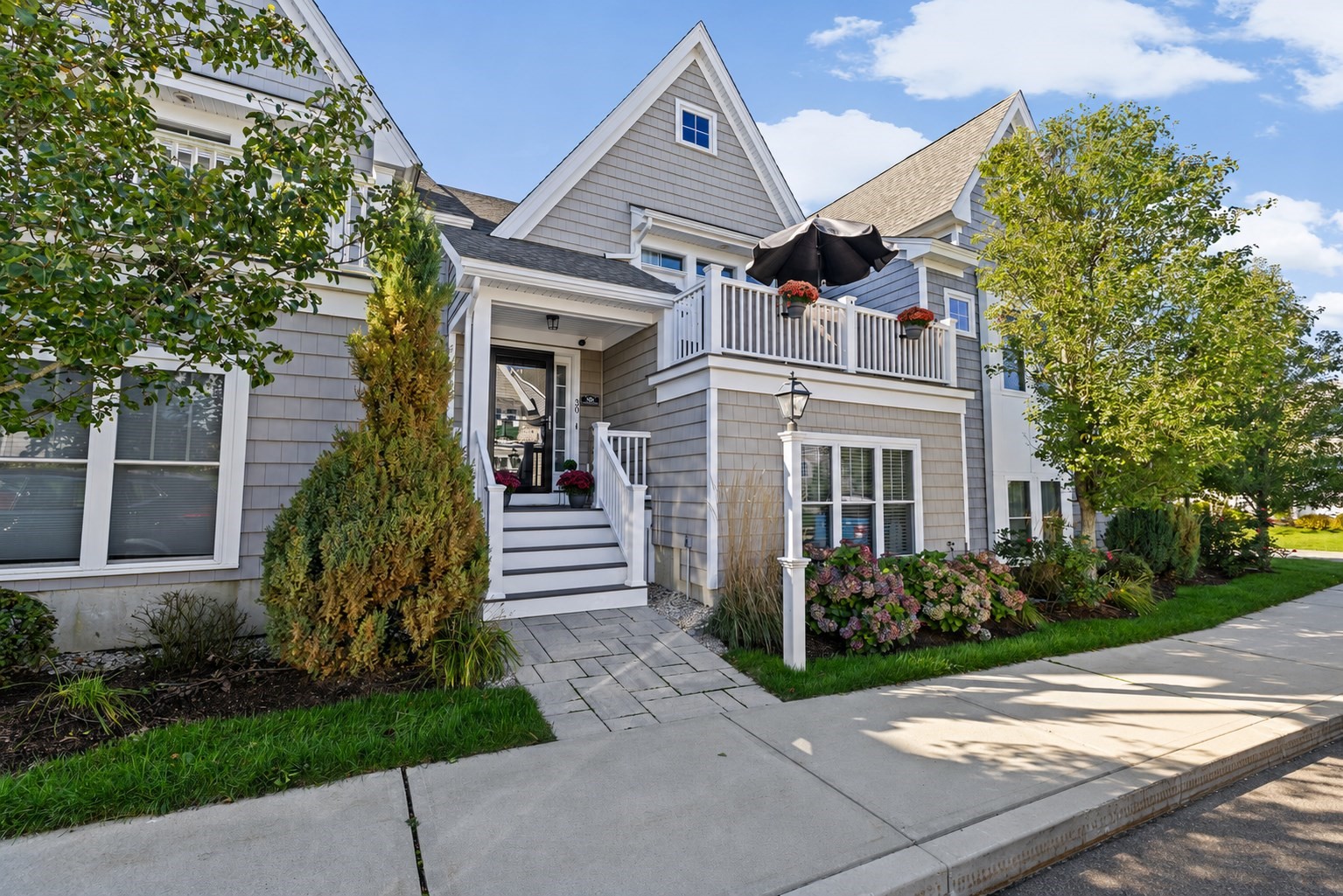 30 Sunflower Way, Plymouth, MA 02360