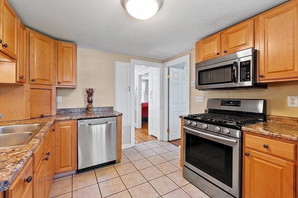 15 Stirling St, Andover, MA 01810 - Image 13