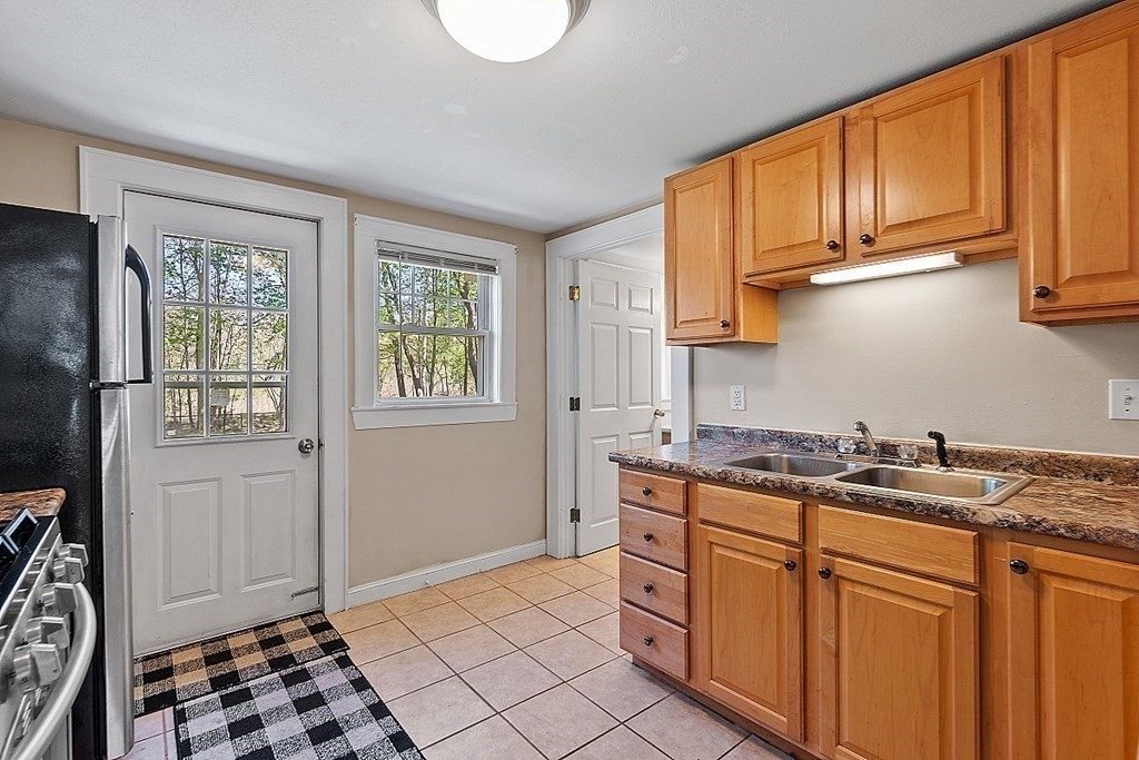 15 Stirling St, Andover, MA 01810 - Image 14