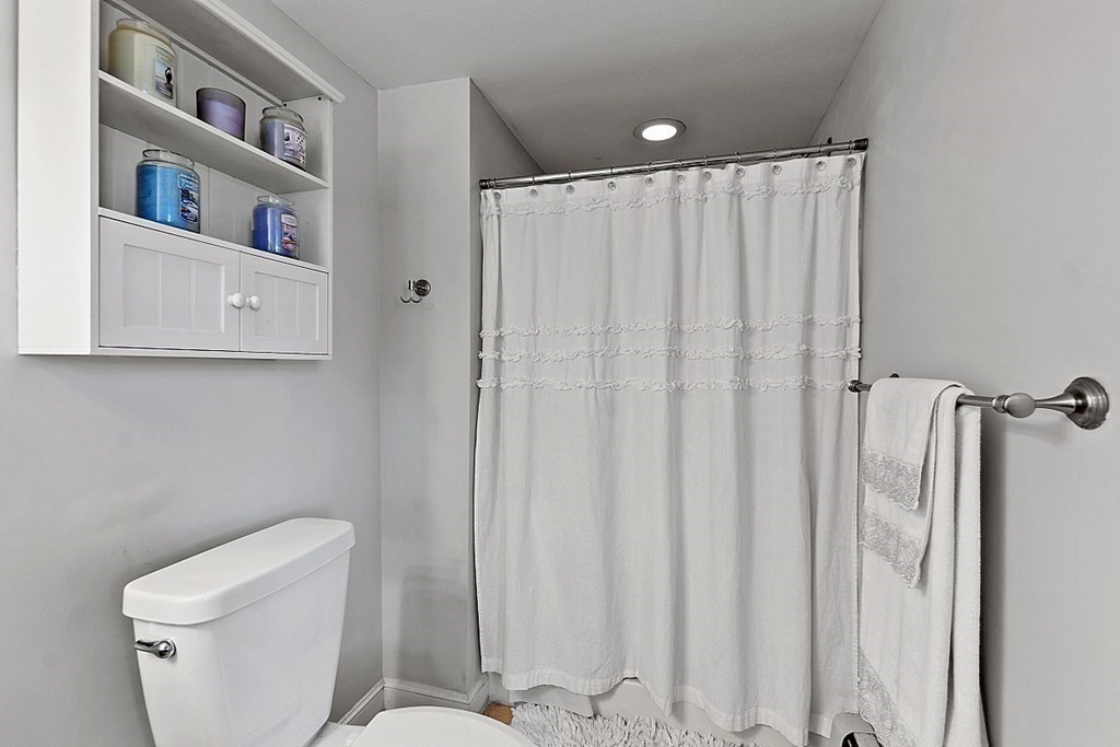 15 Stirling St, Andover, MA 01810 - Image 10