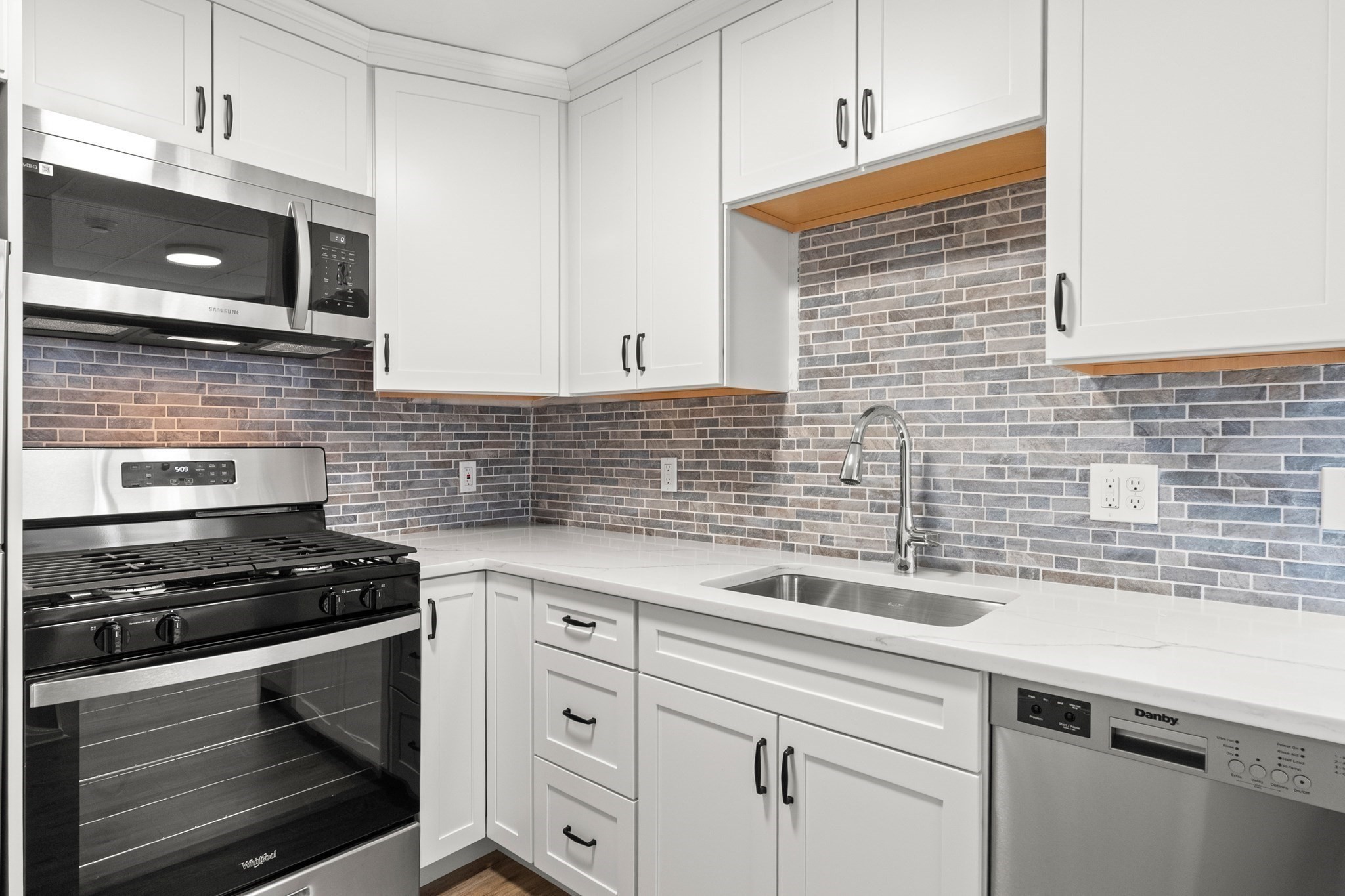 141 Prospect St Unit A, Gloucester, MA 01930