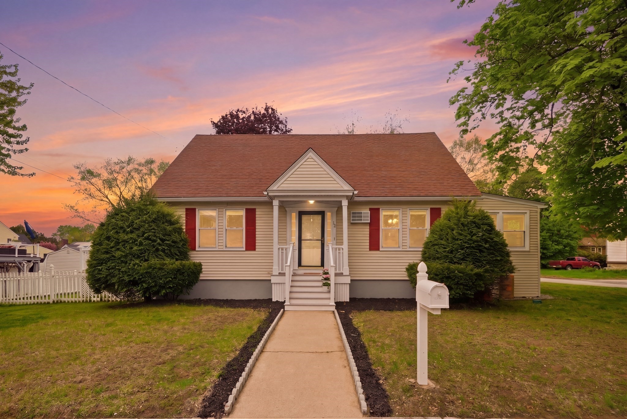 10 Gloucester St, Methuen, MA 01844