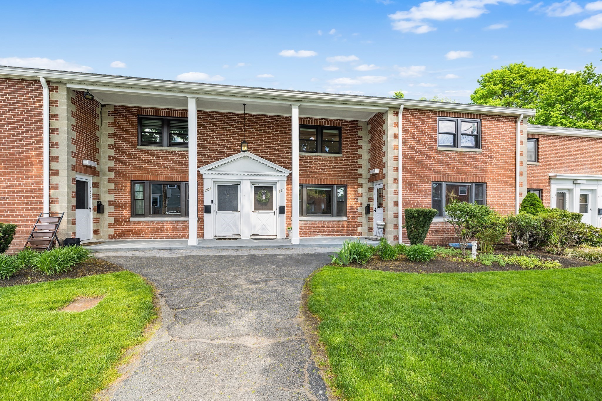 210 Church St Unit 210, Waltham, MA 02452