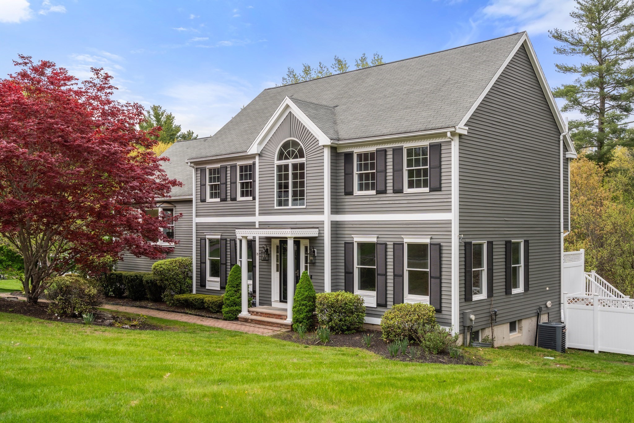 16 Kings Row, North Reading, MA 01864
