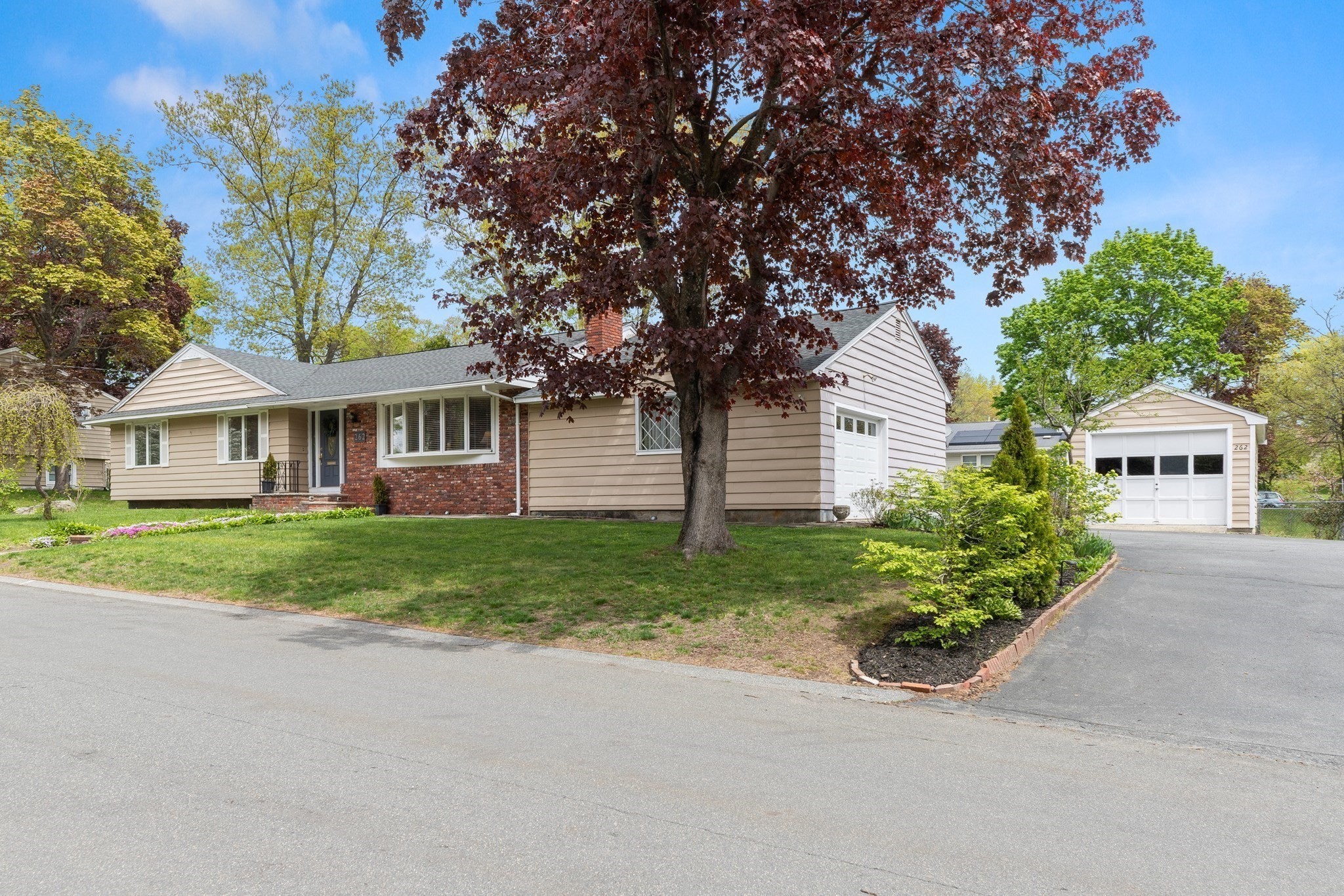 262 Sanders Avenue, Lowell, MA 01851