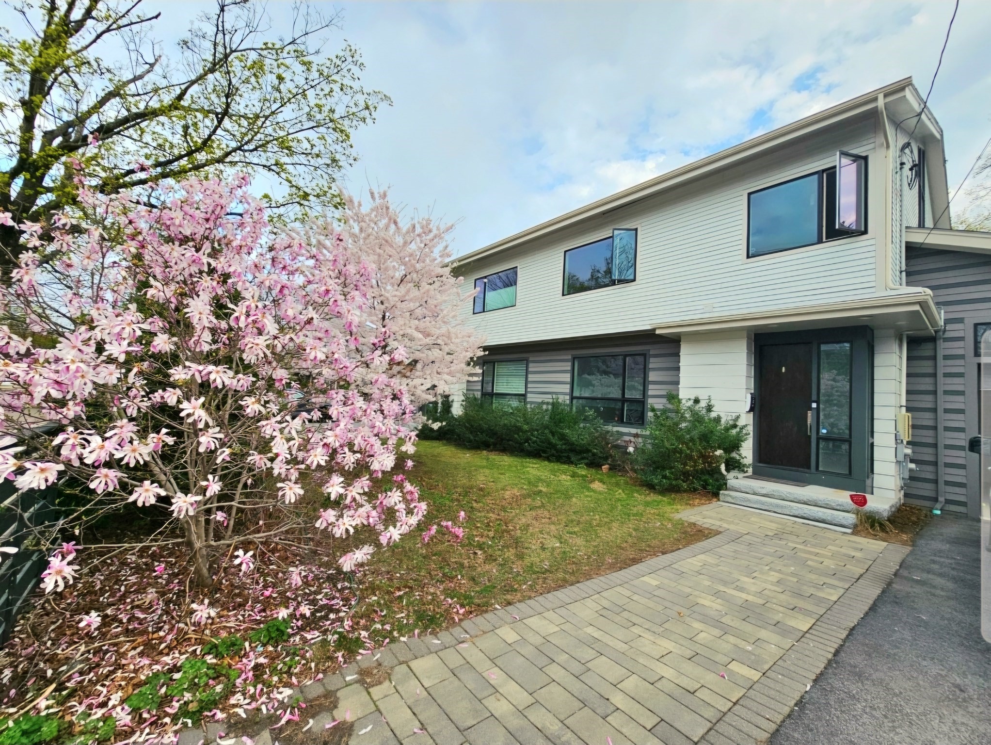 738 Watertown St, Newton, MA 02460