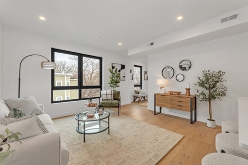 3992 Washington St, Apt 303