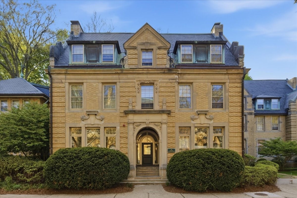 65 Glen Rd Unit H1, Brookline, MA 02445