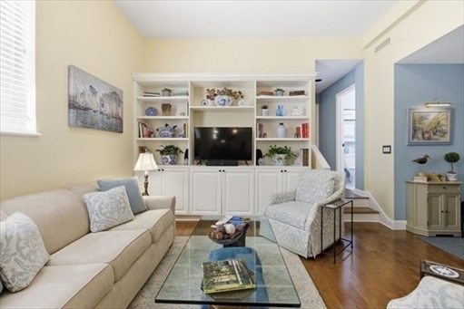 65 Glen Rd, Apt H1