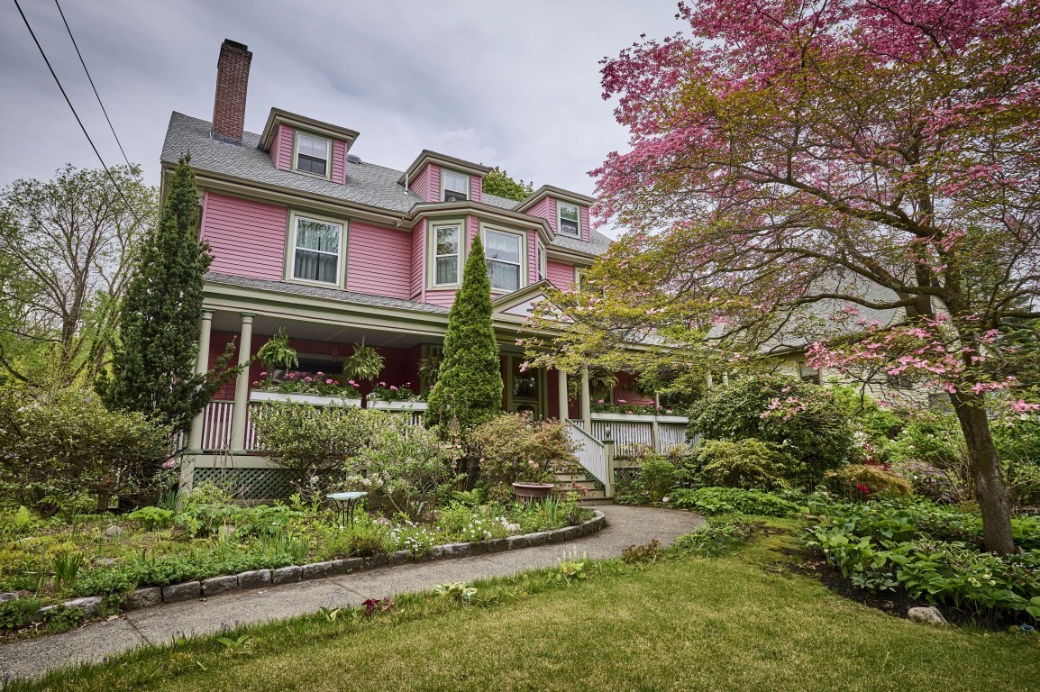 17 Copley St, Newton, MA 02458
