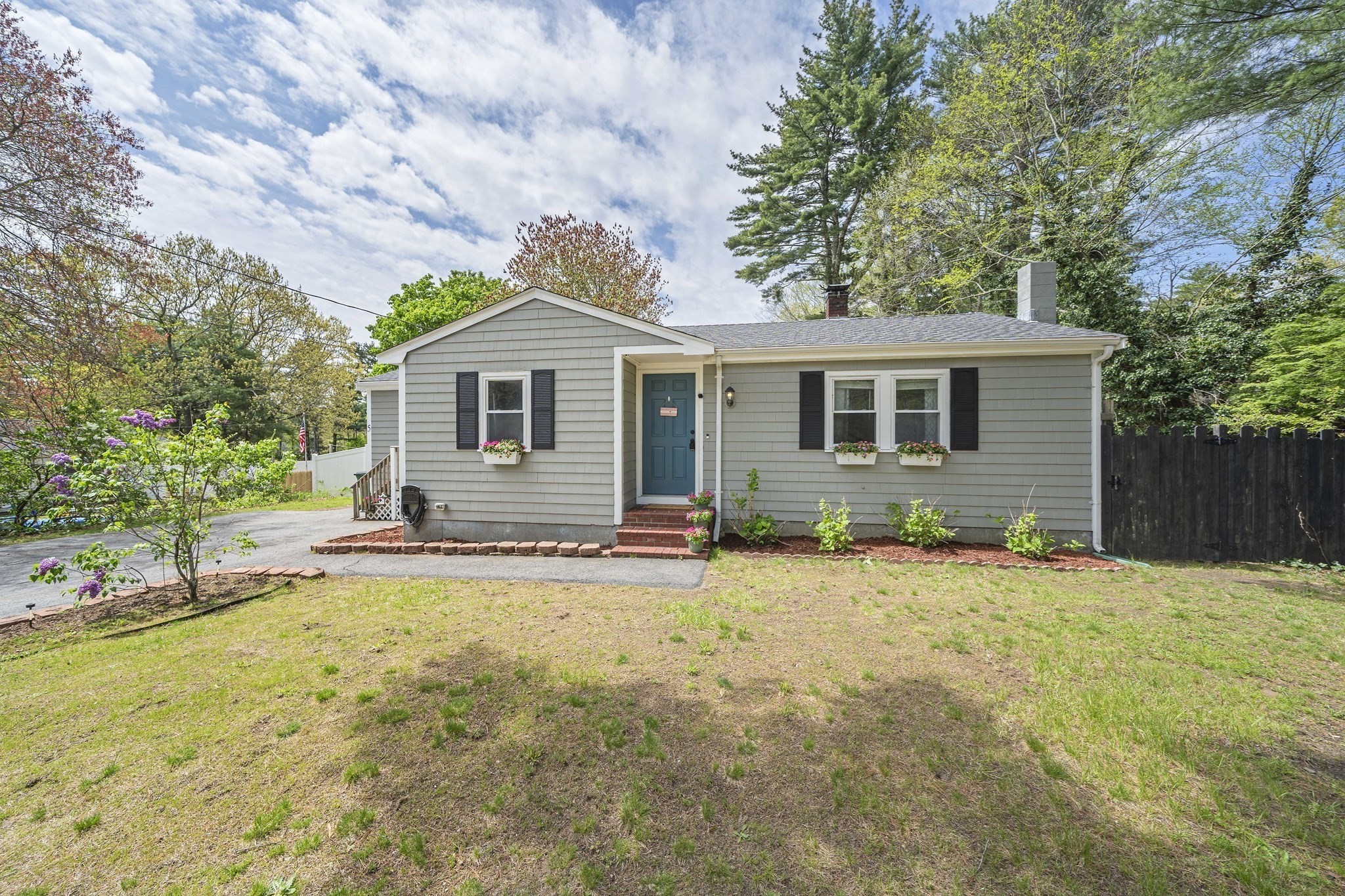 5 Pine Cir, Pembroke, MA 02359