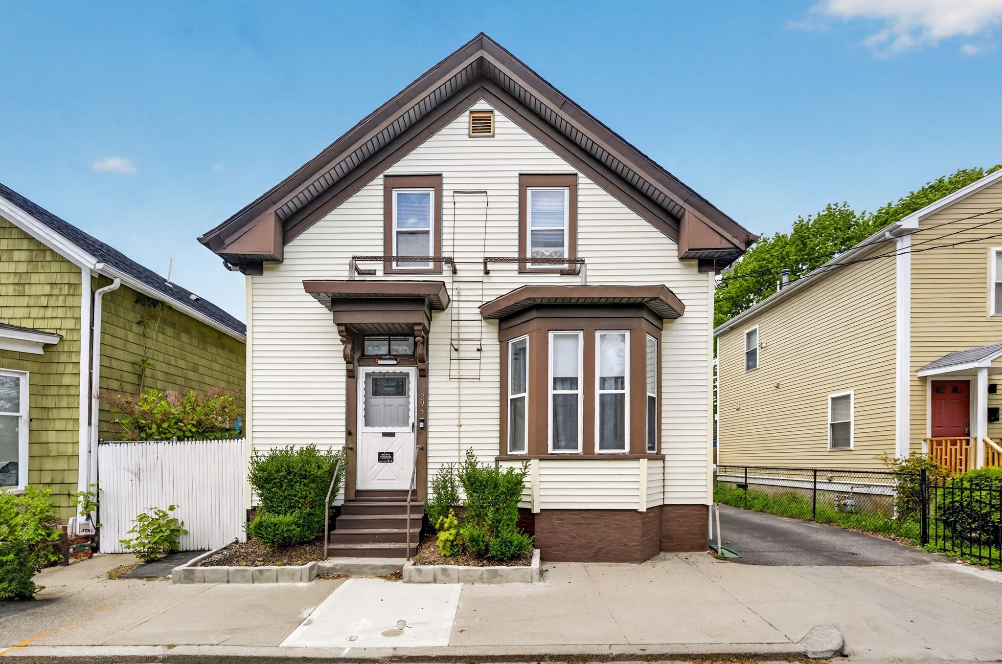 293 Swan St, Providence, RI 02905