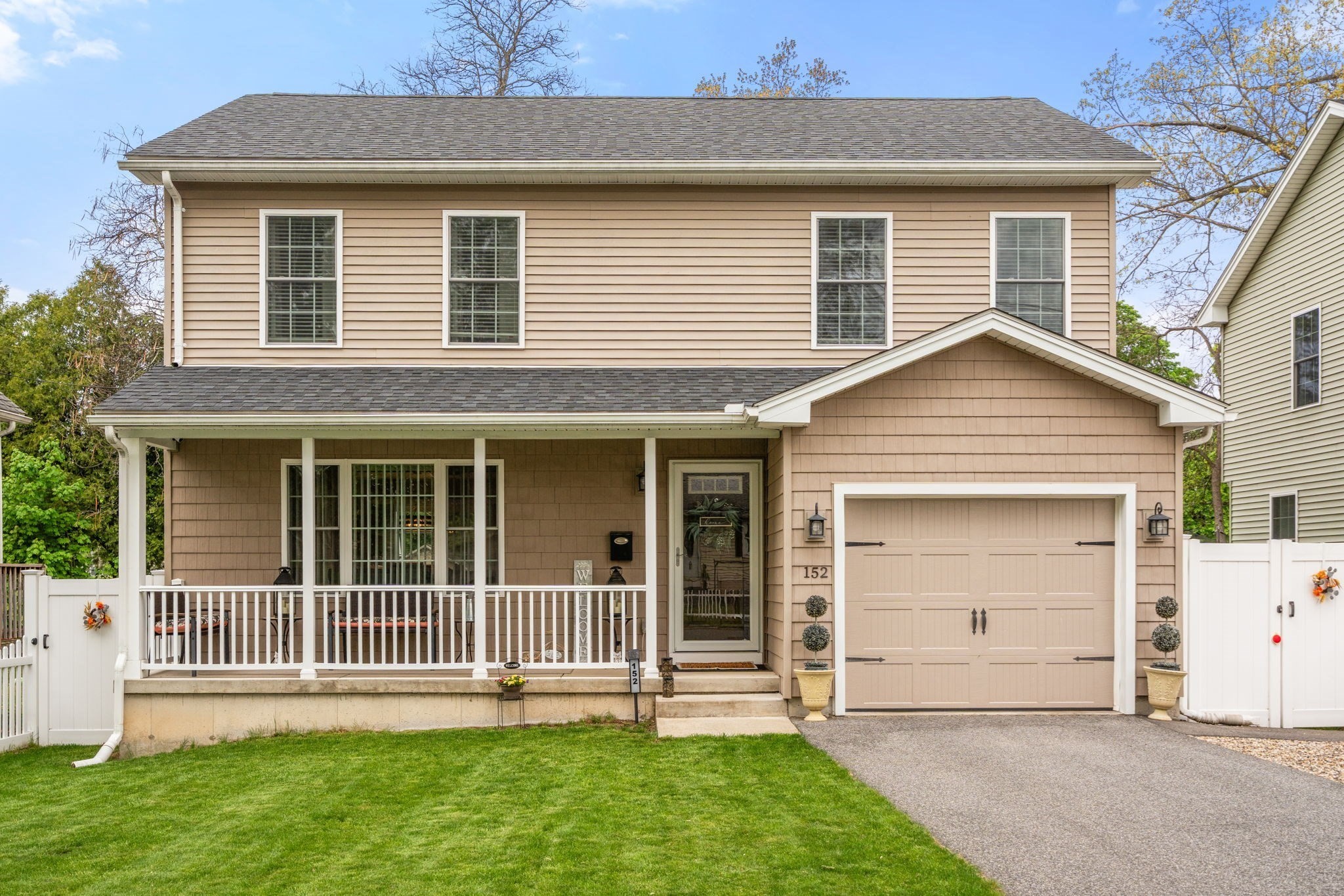 152 Ambrose St, Springfield, MA 01109