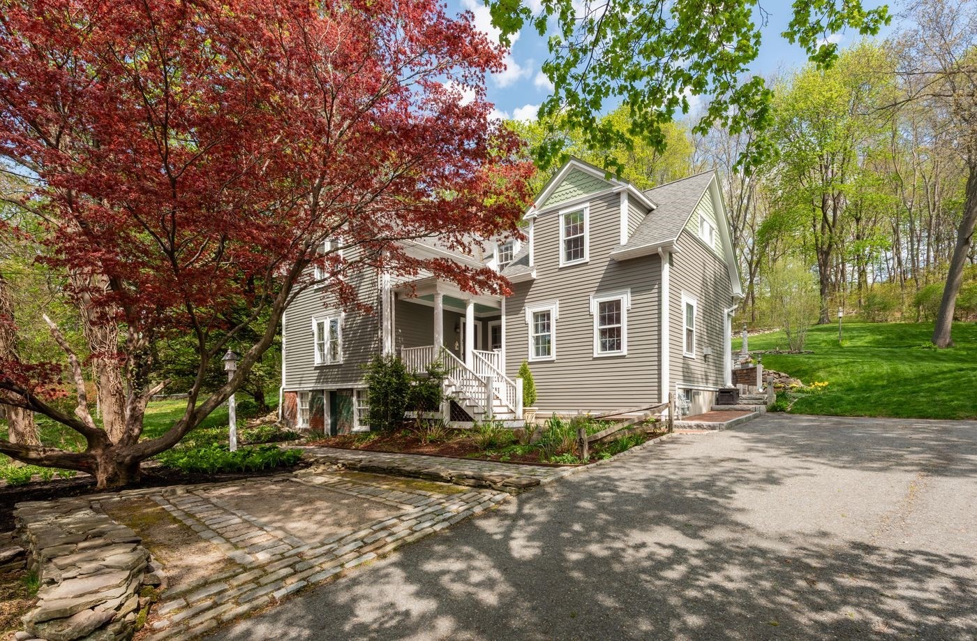 31 High St, Ipswich, MA 01938