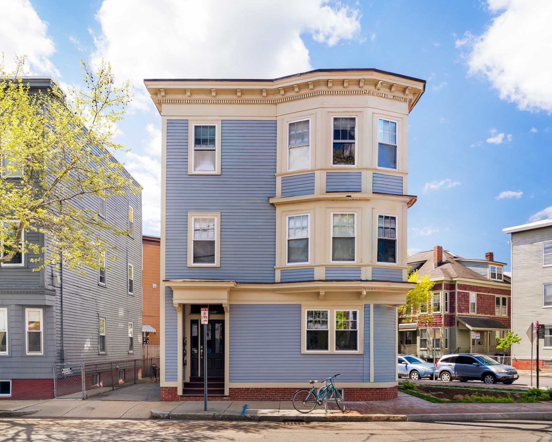 52 Plymouth St Unit 1, Cambridge, MA 02141