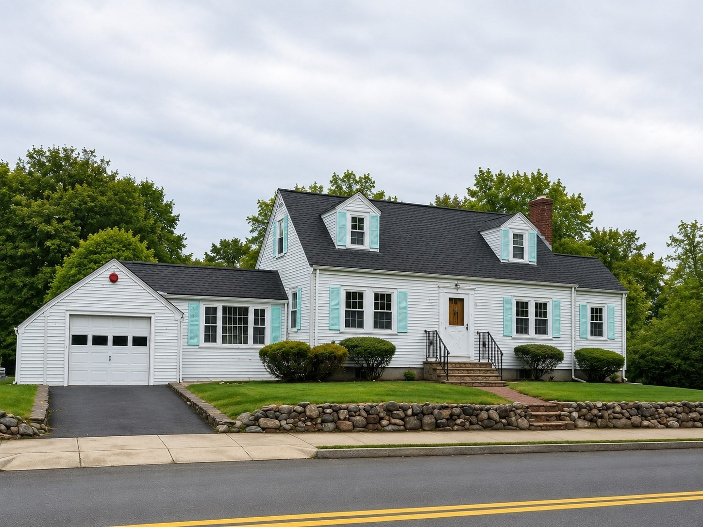 63 Oak St, Stoneham, MA 02180