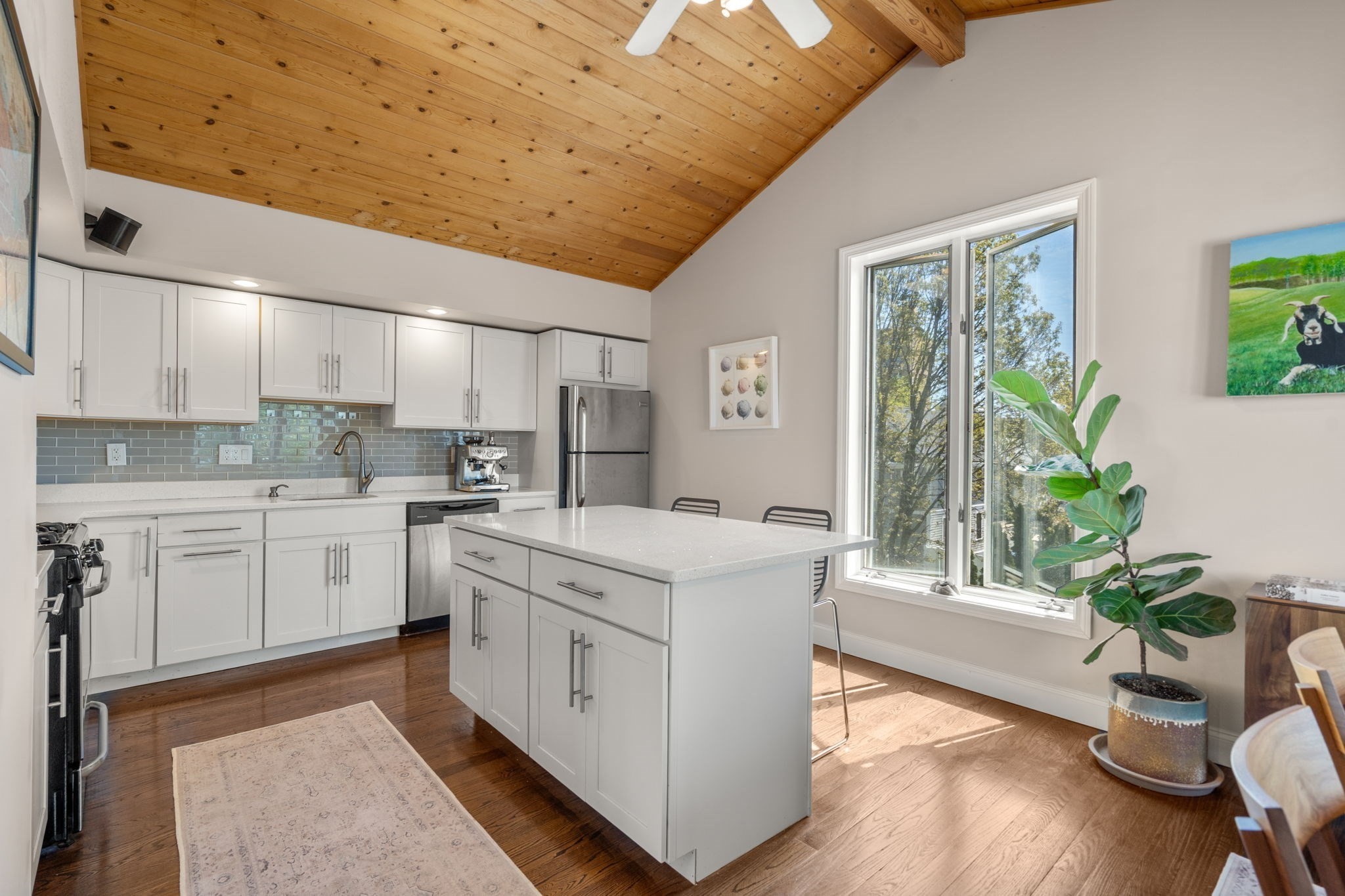 32 Farragut Ave Unit 3, Somerville, MA 02144