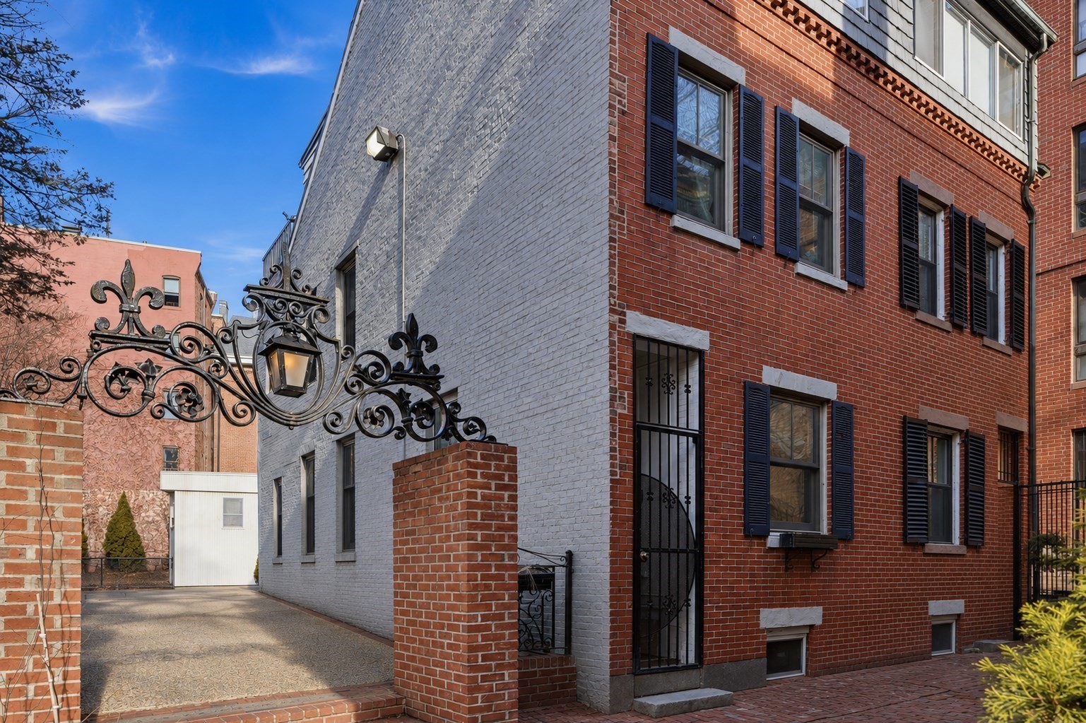 2 Lyndeboro Pl, Downtown, Boston, MA 02116