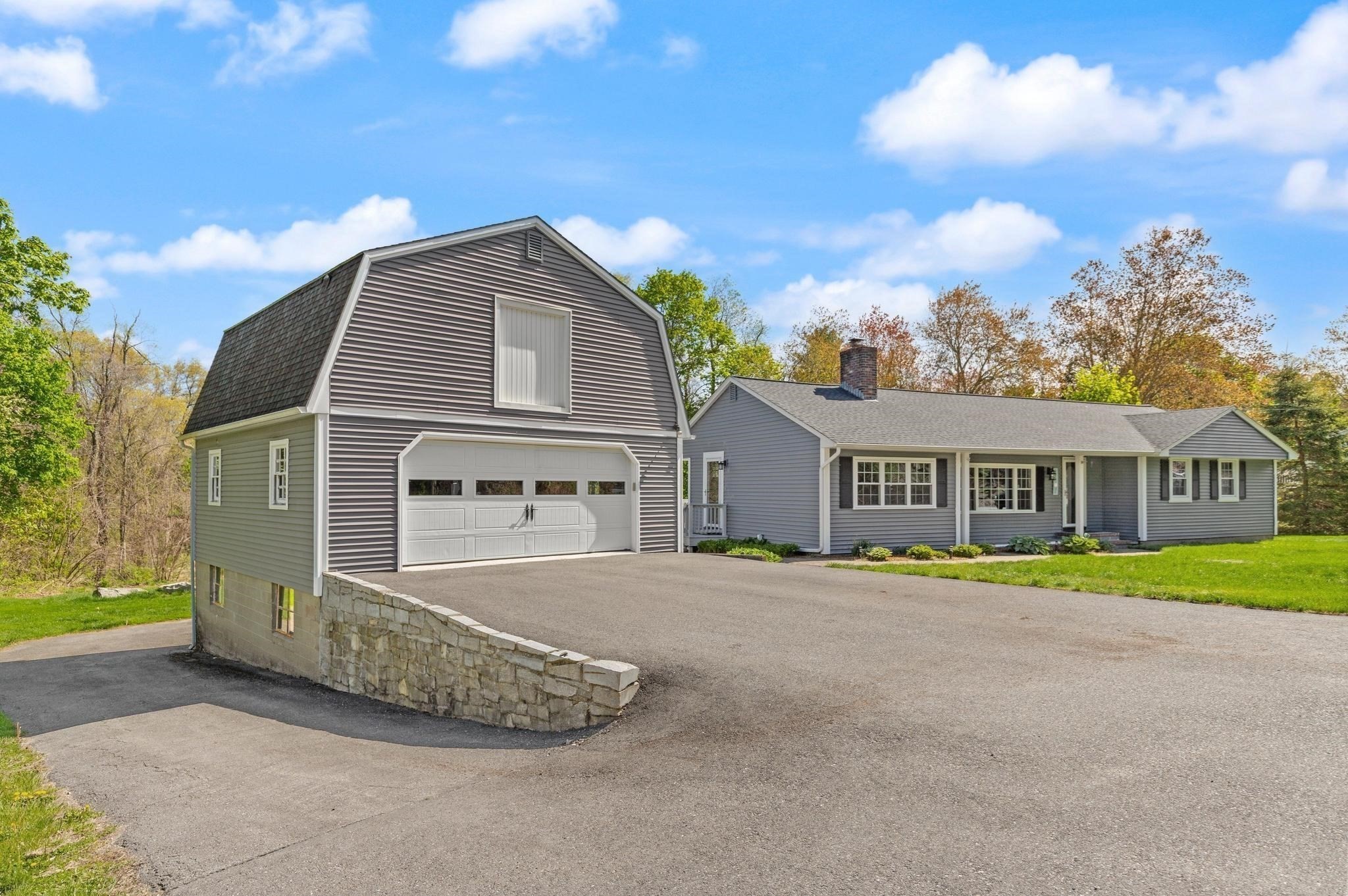 10 Lowell Rd, Westford, MA 01886