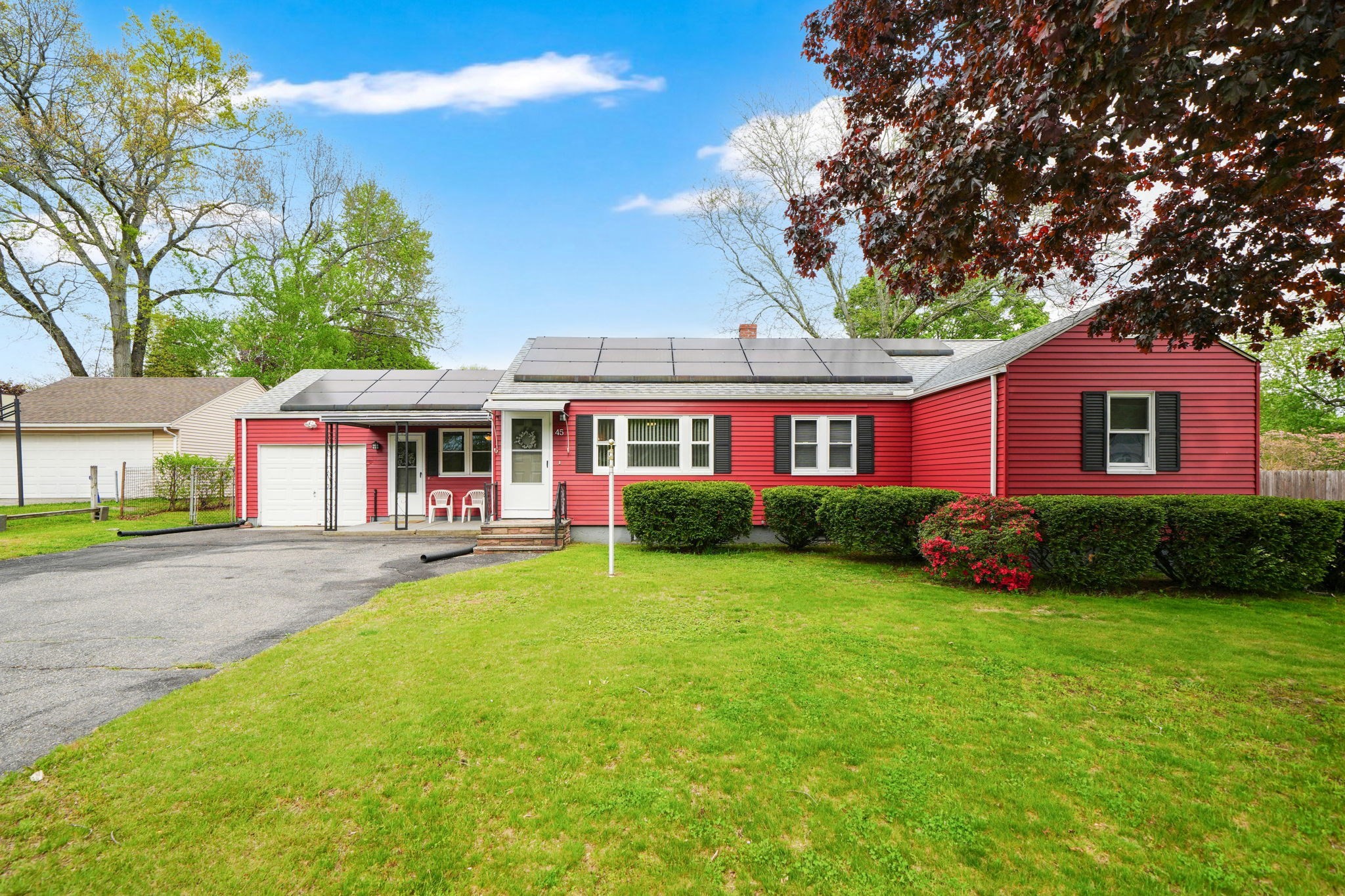 45 Juniper Dr, Springfield, MA 01119