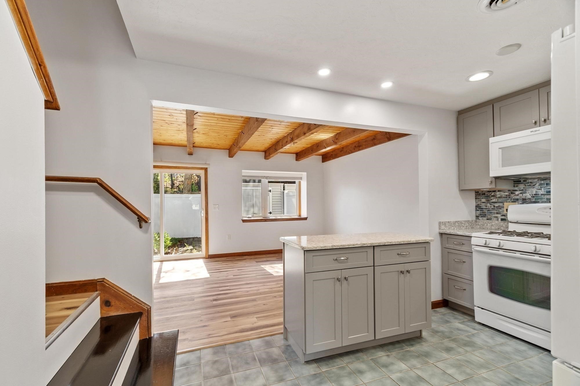 78 Meadow Pond Dr Unit P, Leominster, MA 01453