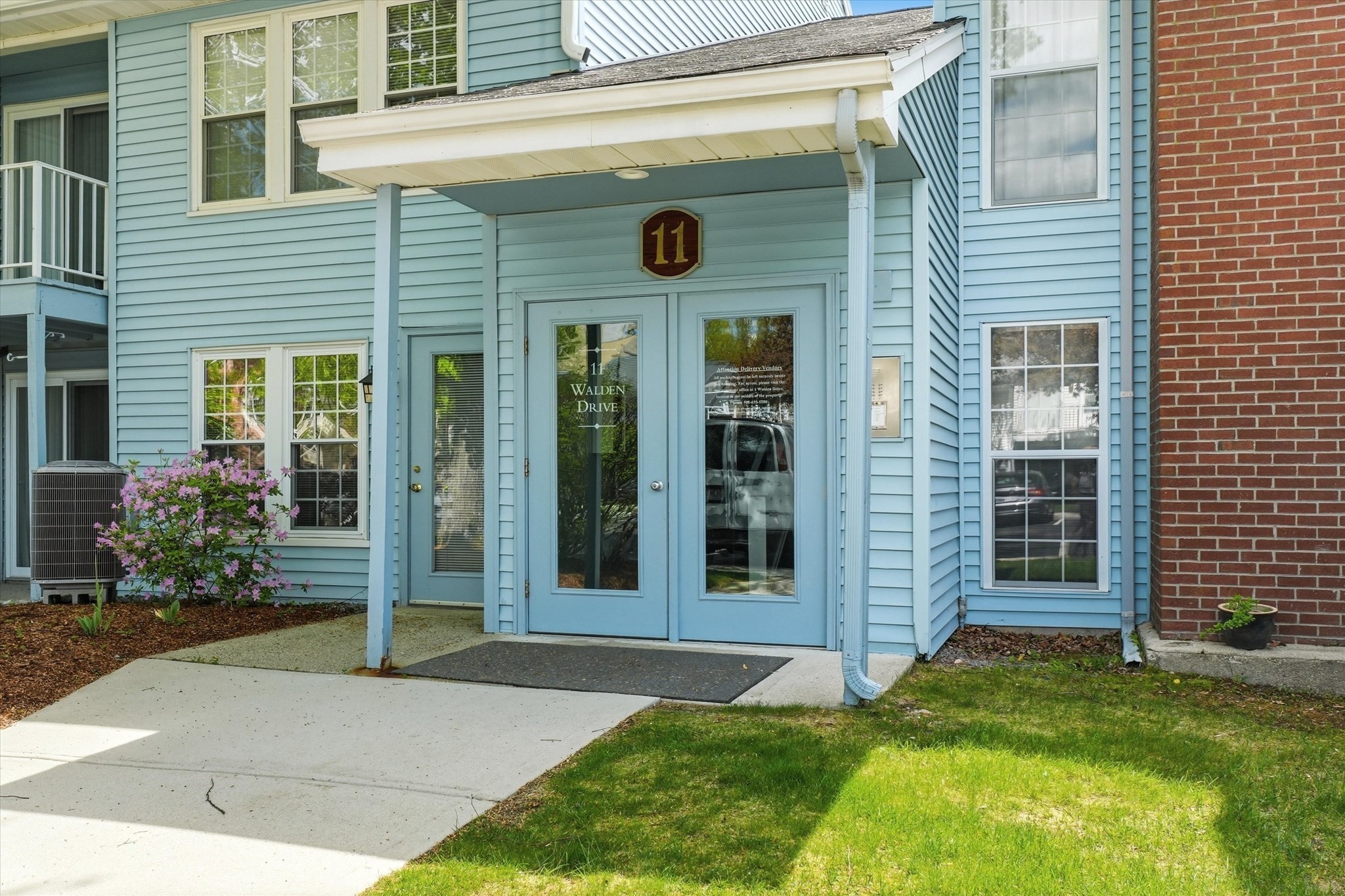 11 Walden Dr Unit 10, Natick, MA 01760
