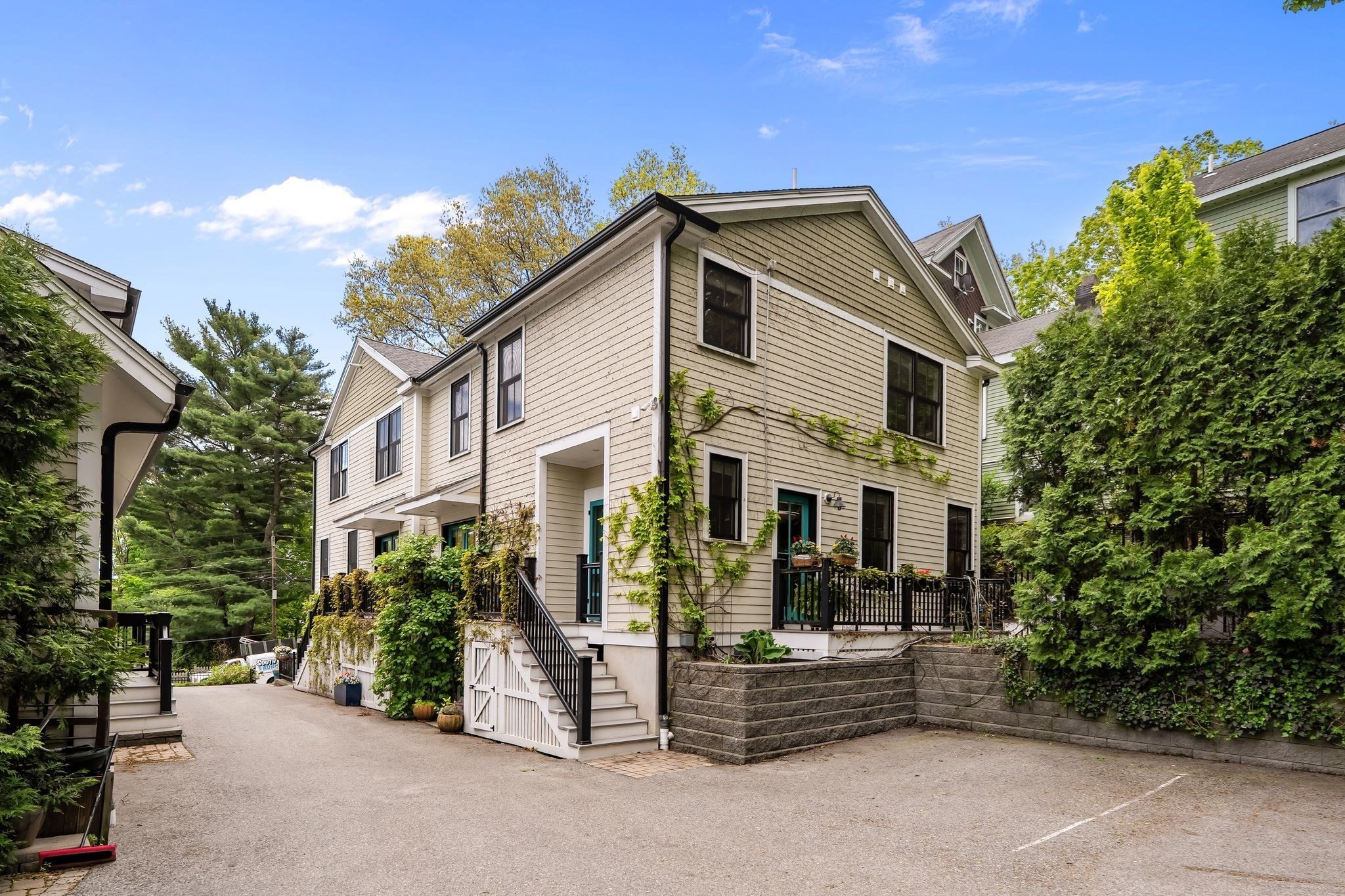 209 Chestnut Ave Unit 2, Jamaica Plain, Boston, MA 02130
