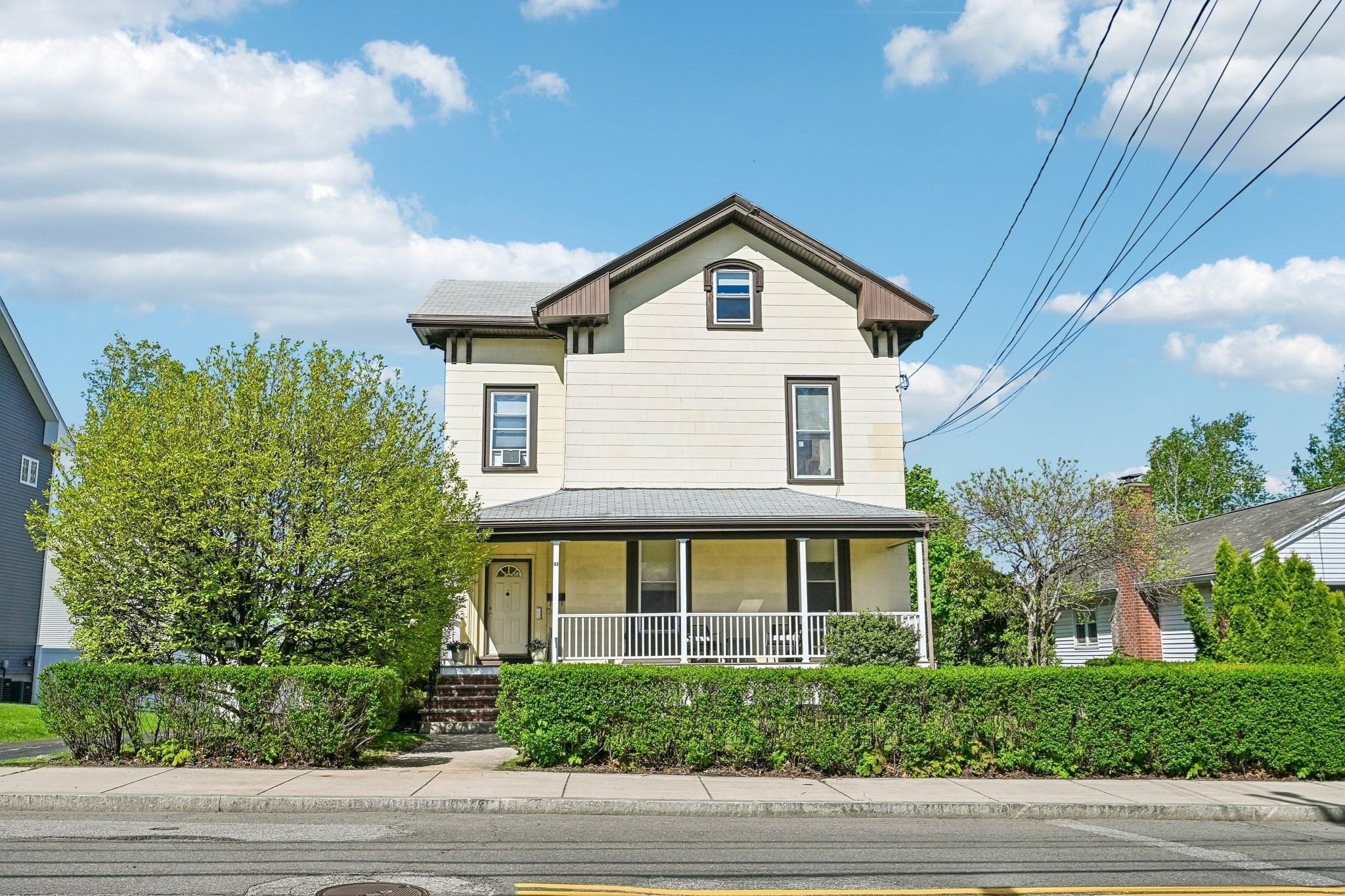 44 Warren Ave, Woburn, MA 01801
