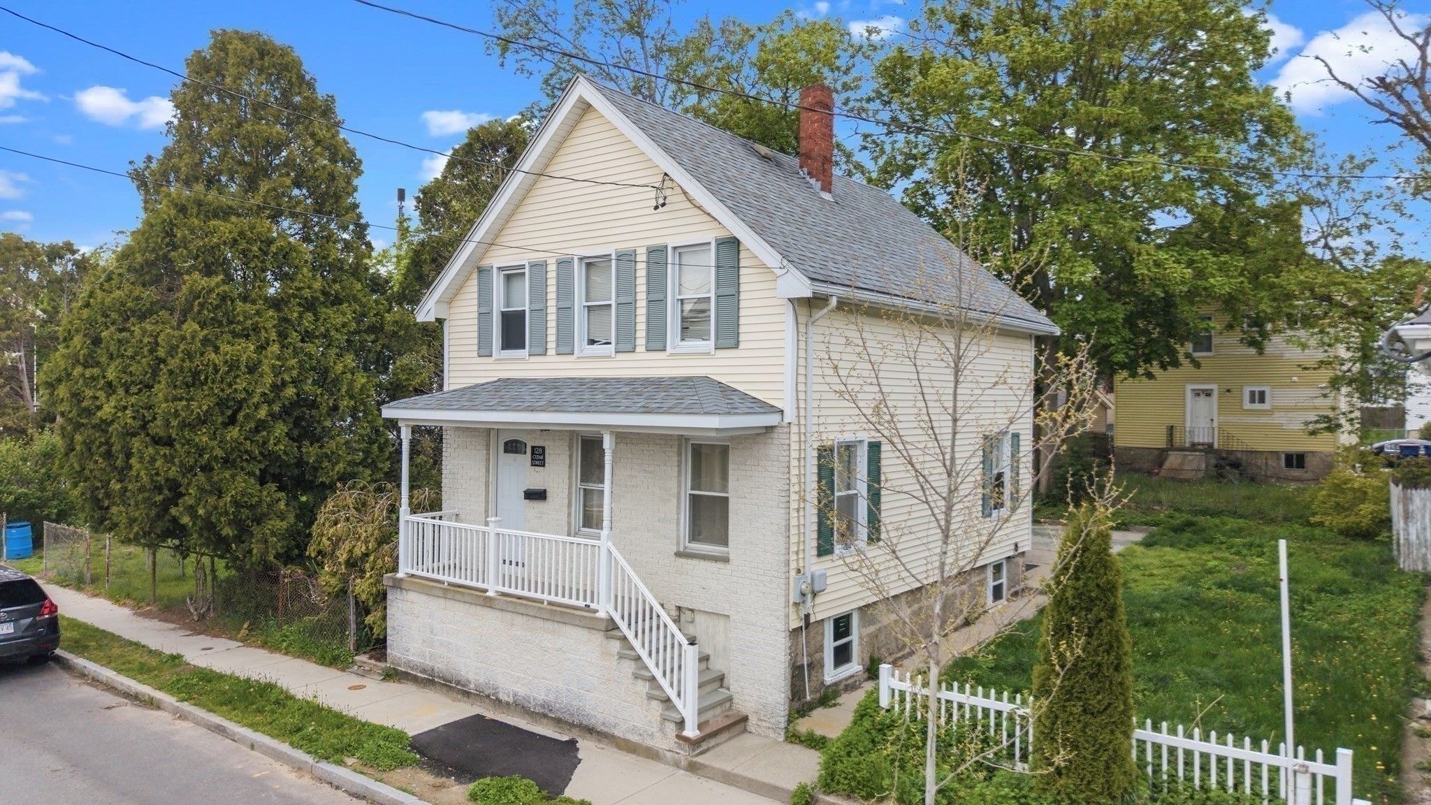 128 Cedar St, New Bedford, MA 02740