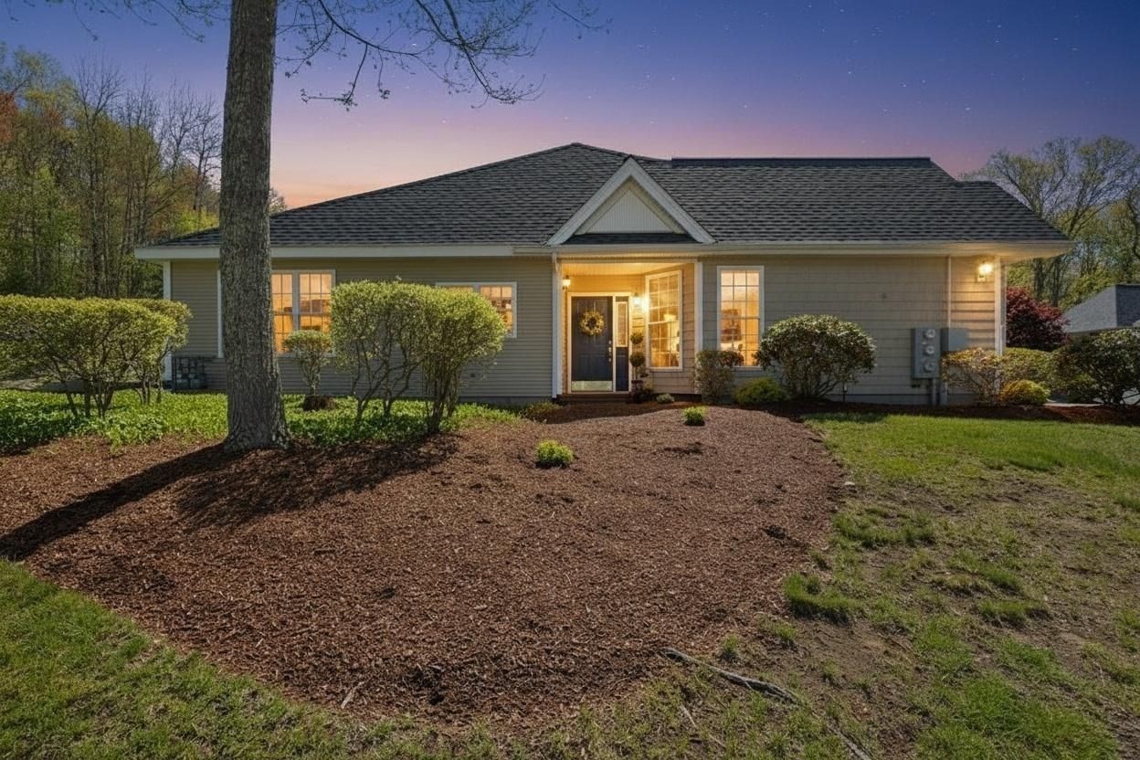 26 Summerfield Dr Unit 17, Grafton, MA 01560