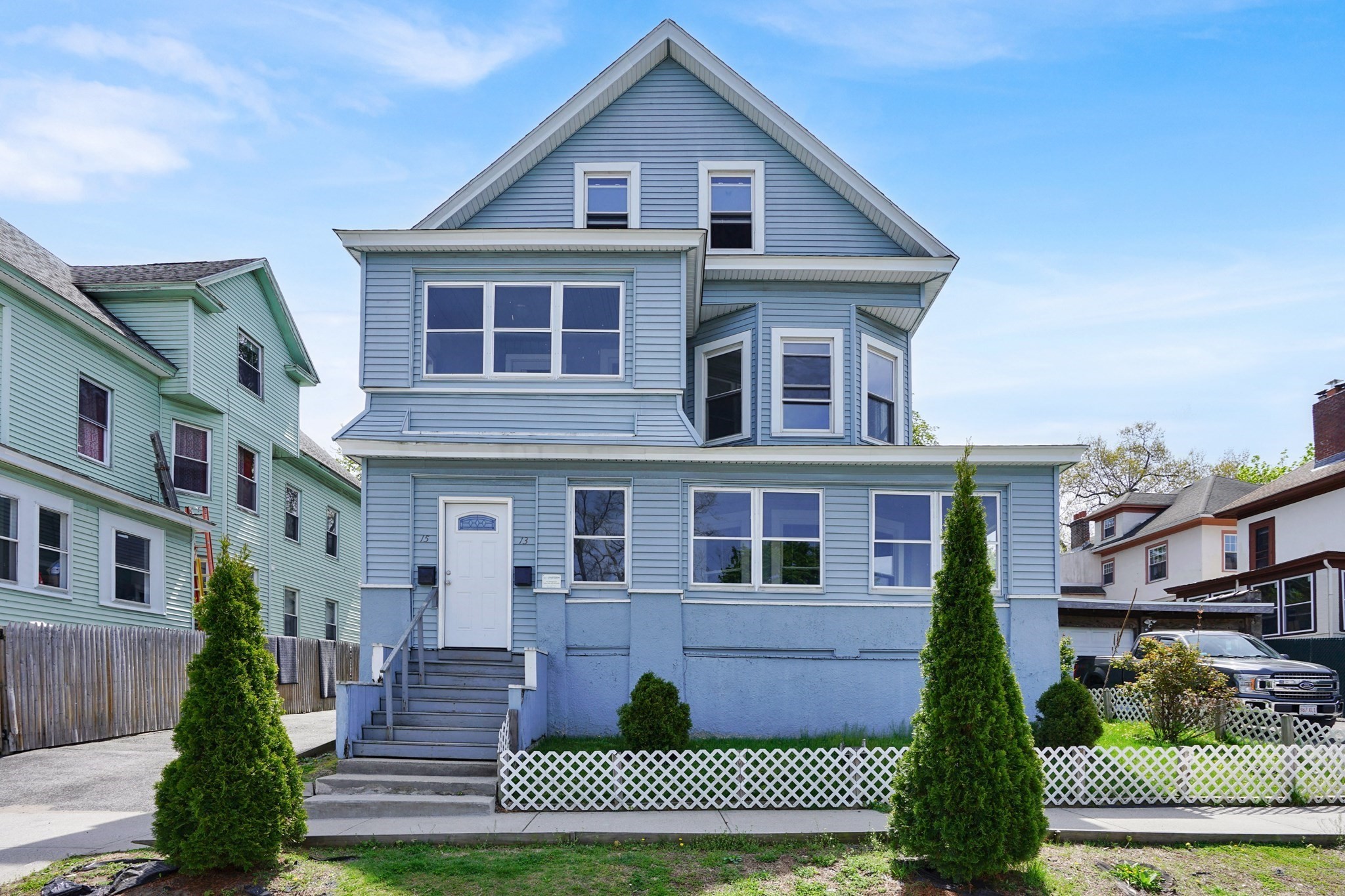 13 Wigwam Pl, Springfield, MA 01108