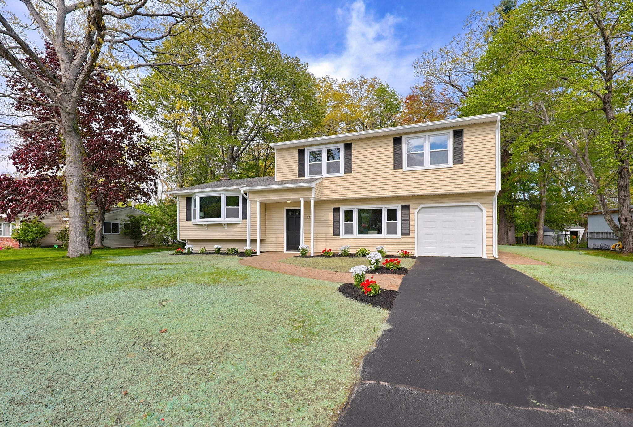37 Temi Rd, Holliston, MA 01746