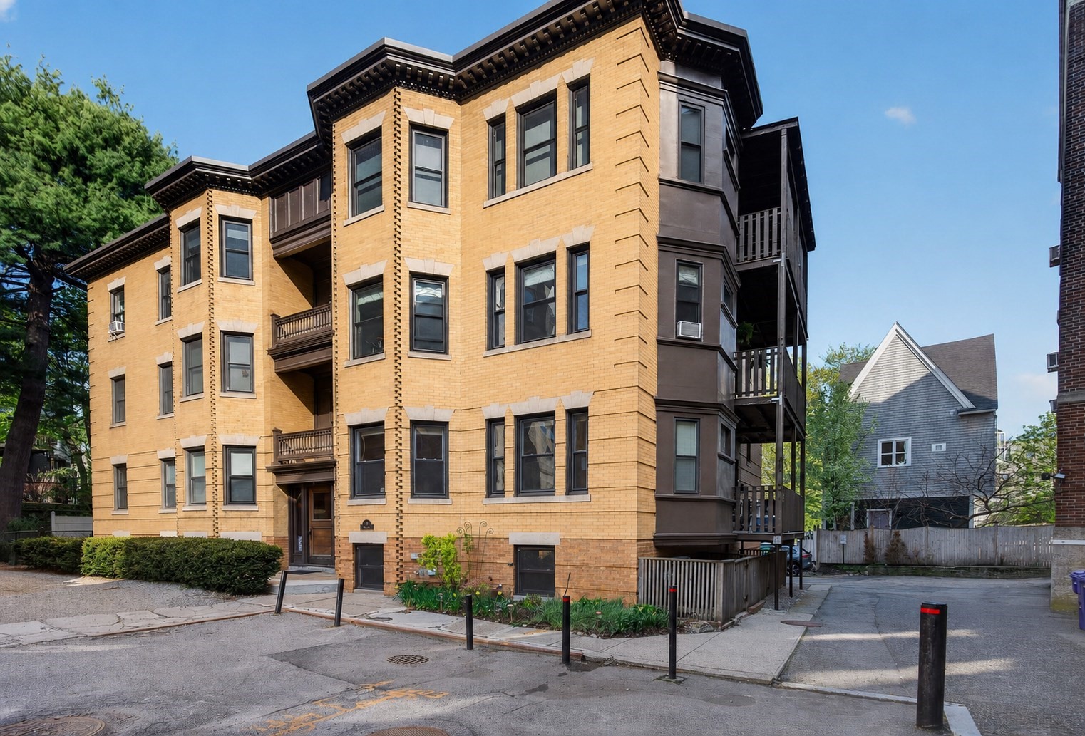 17 Park Vale Unit 4, Brookline, MA 02446