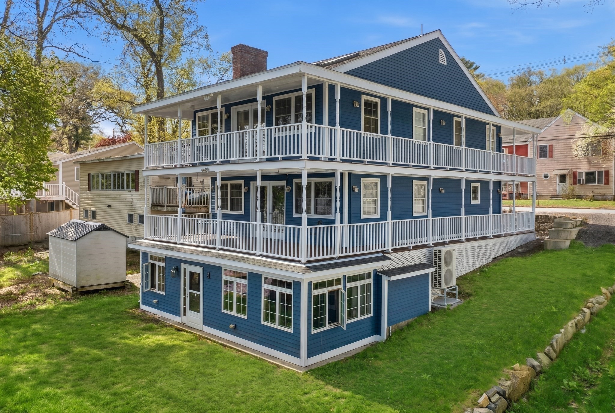 105 Lakeshore Dr, Georgetown, MA 01833