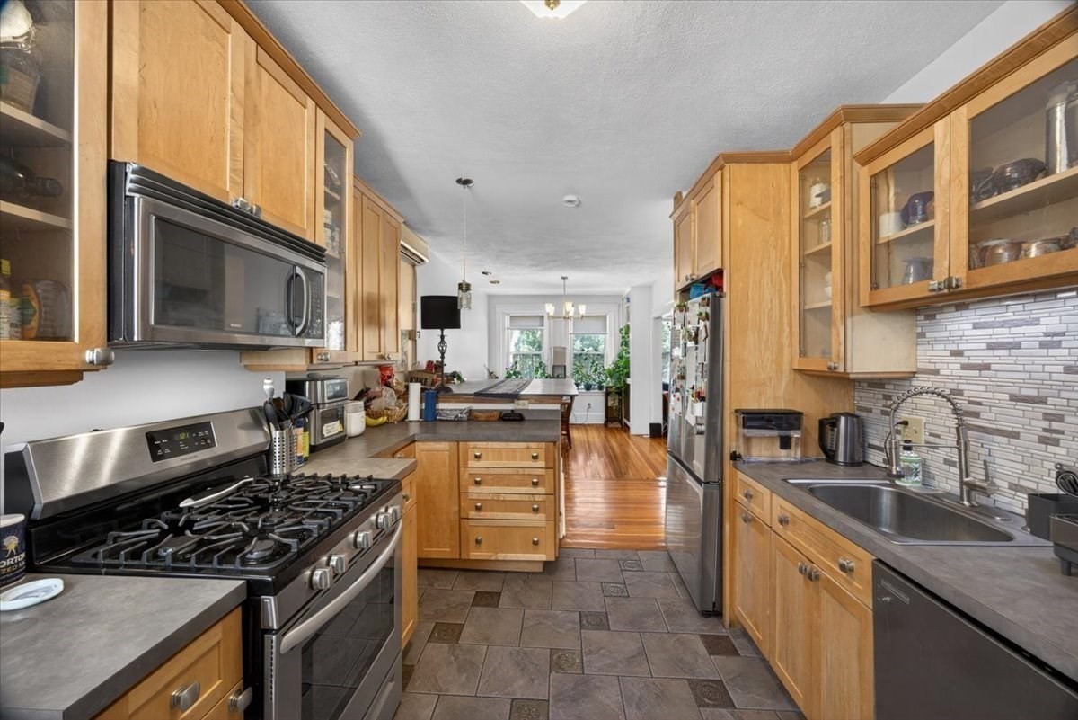 23 Netherlands Rd Unit 1, Brookline, MA 02445