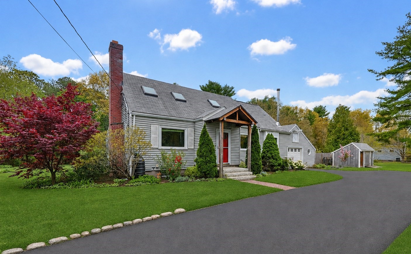 13 Lawrence Circle, Medfield, MA 02052