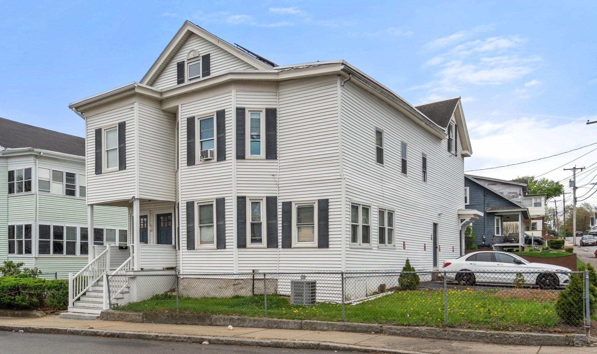 252 Shaw St, Lowell, MA 01851
