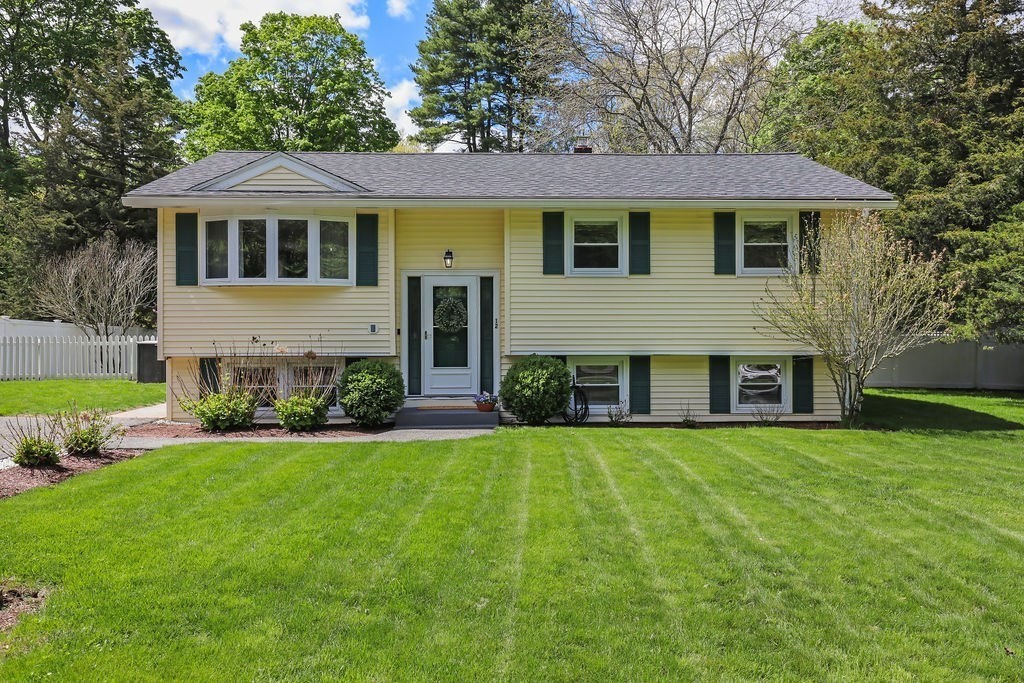 12 Christopher Rd, Holliston, MA 01746