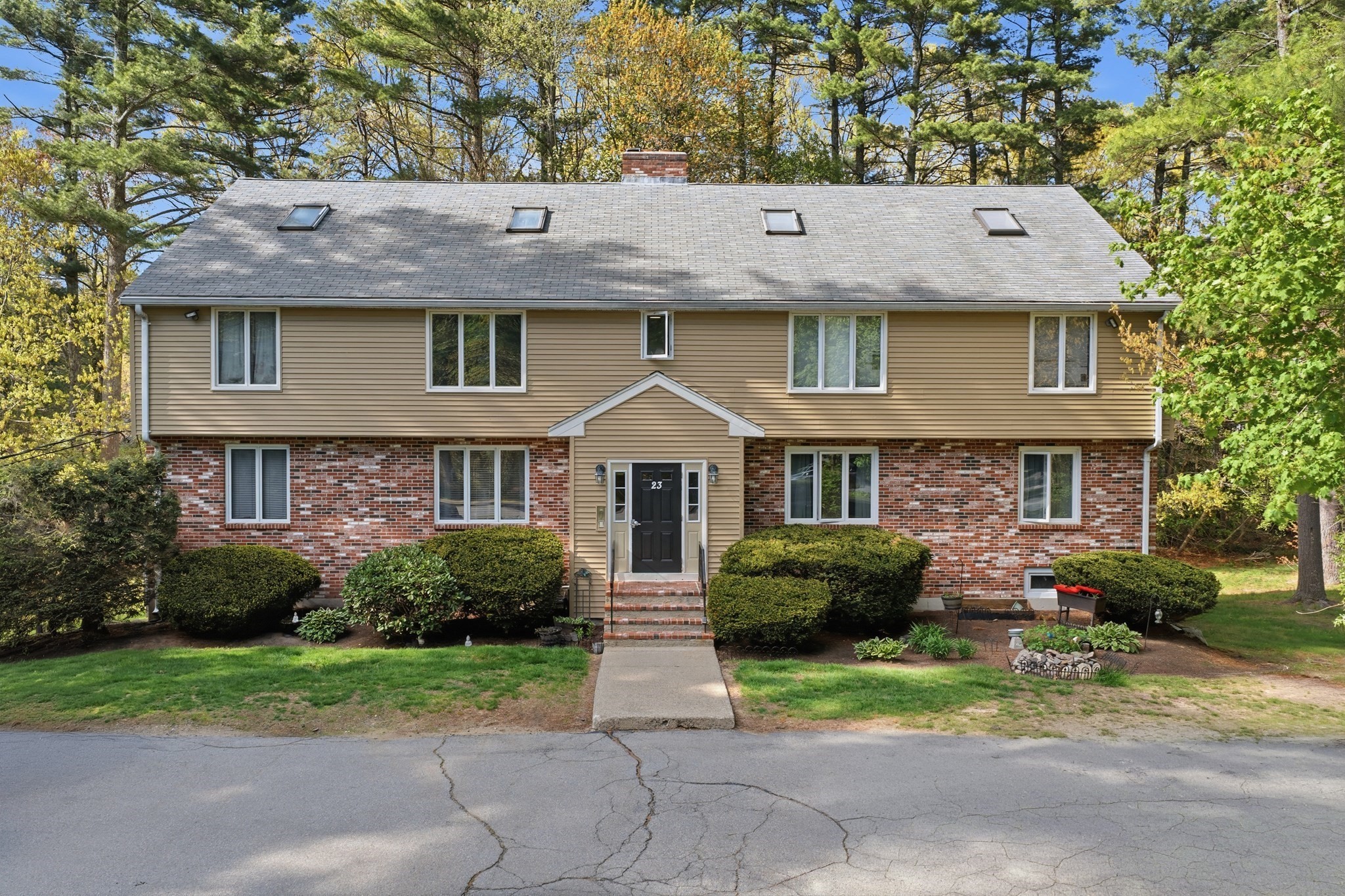 23 Hilltop Lane Unit 1, Easton, MA 02375